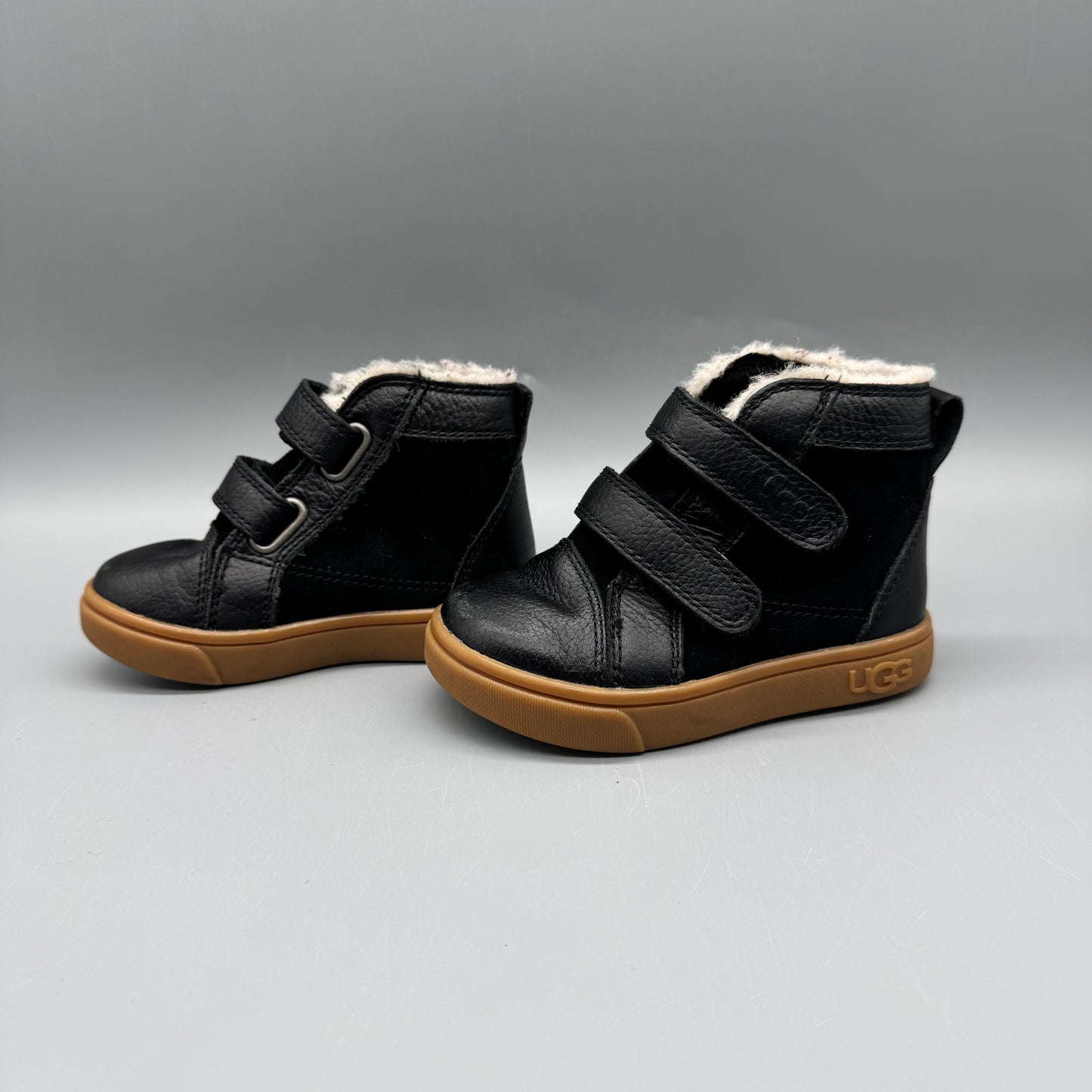 UGG / Snow Boots / US6