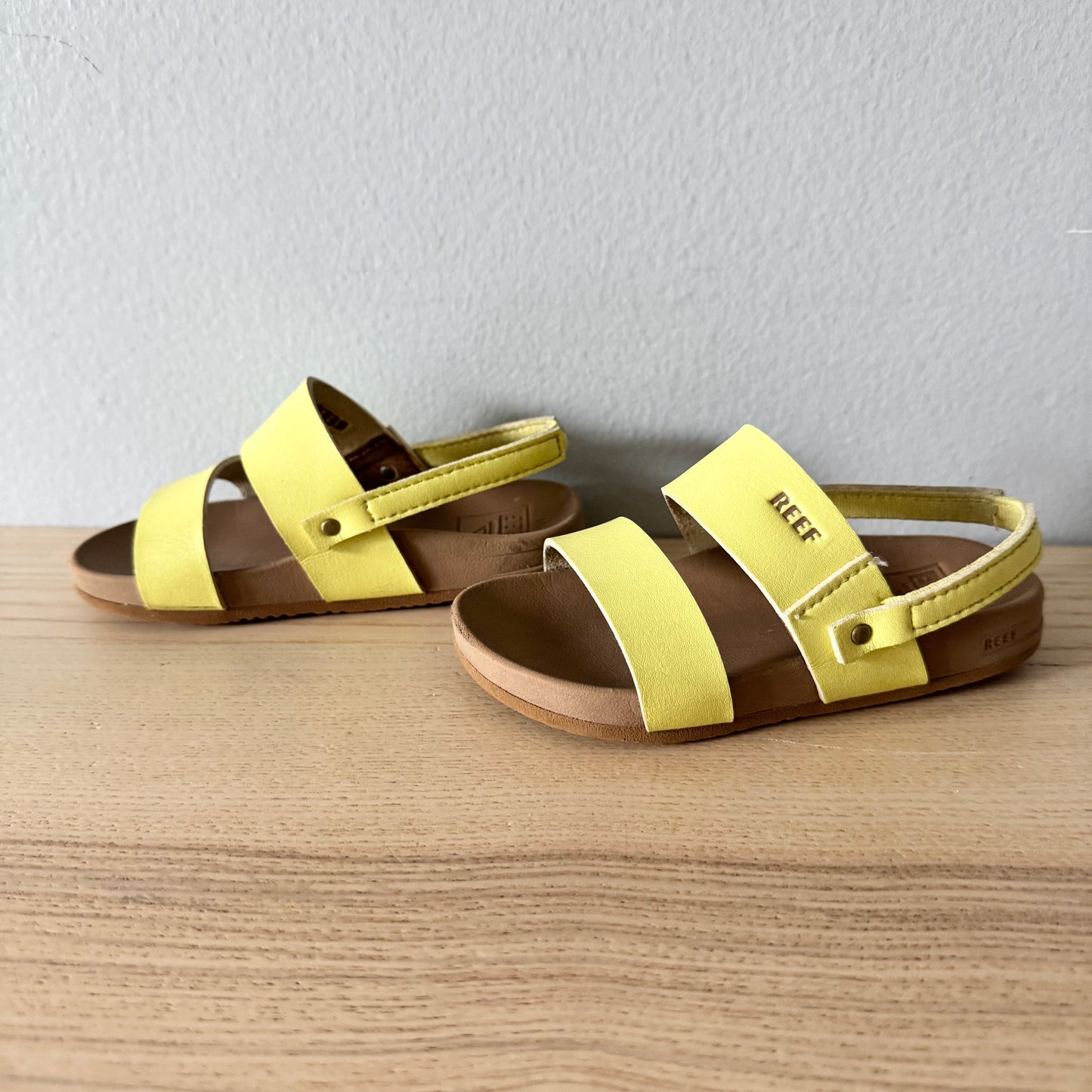 Reef / Sandales jaunes / US 5-6