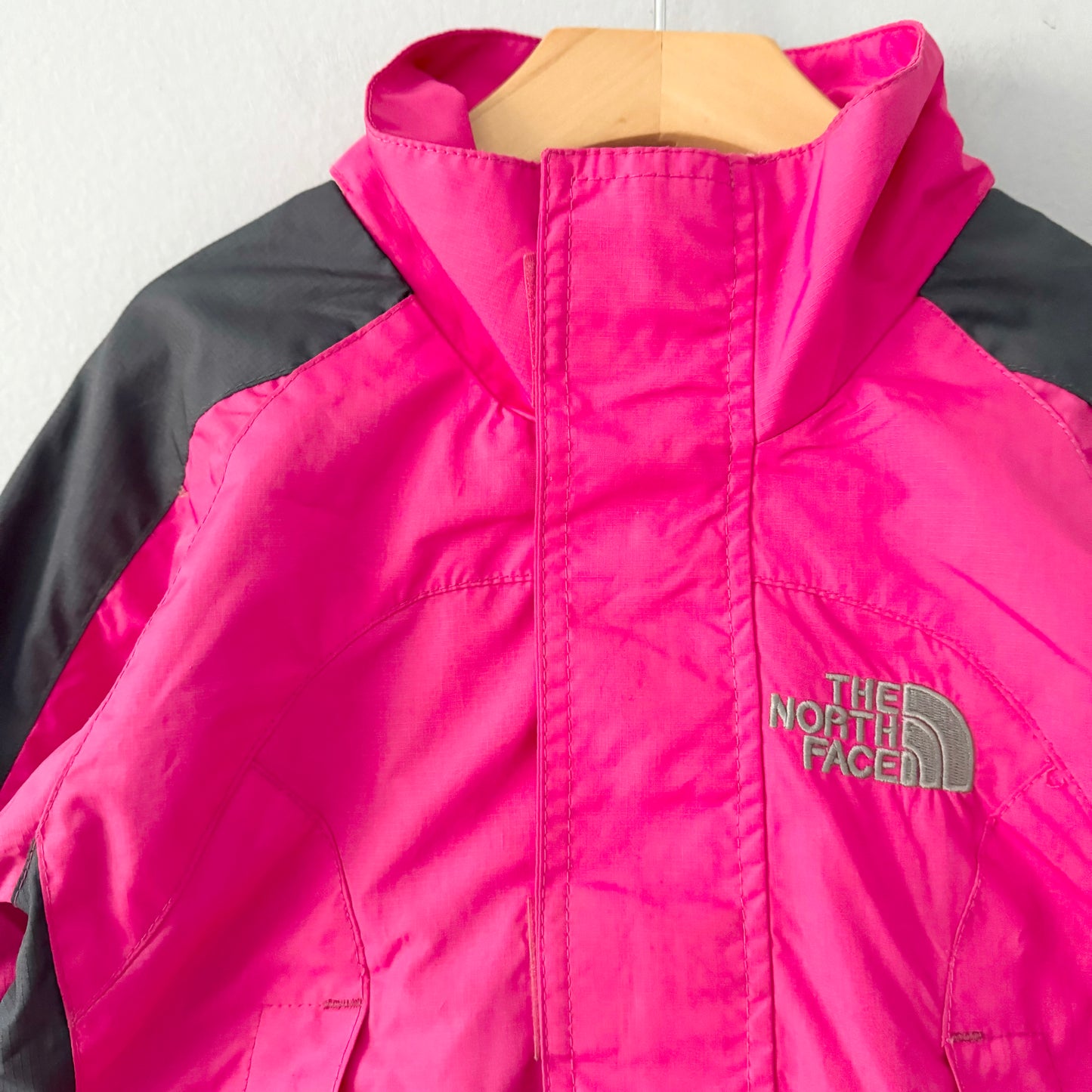 The North Face / Windbreaker - Magenta / 3-4Y