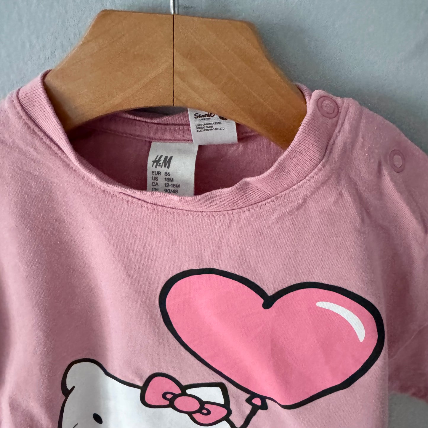 H&M / Hello Kitty pink T-shirt / 12-18M