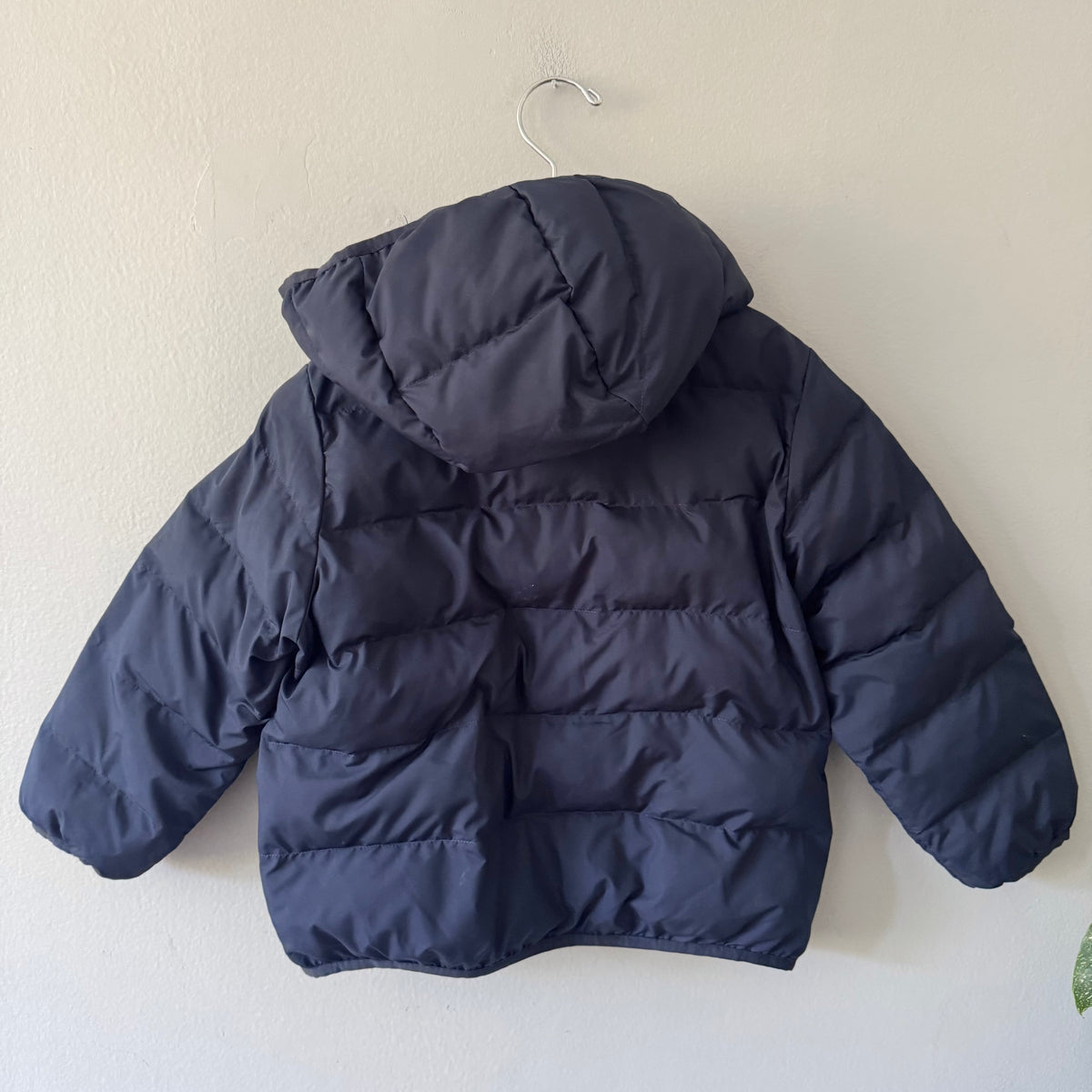 Uniqlo / Navy puffer jacket / 3-4Y