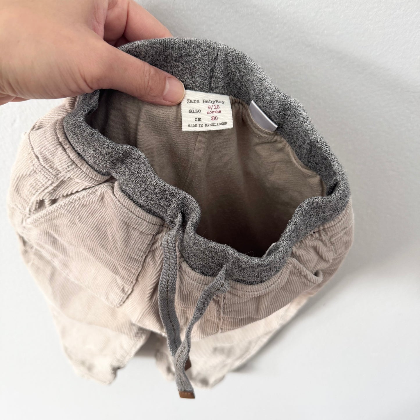 Zara / Pantalon en velours côtelé doublé beige / 9-12M