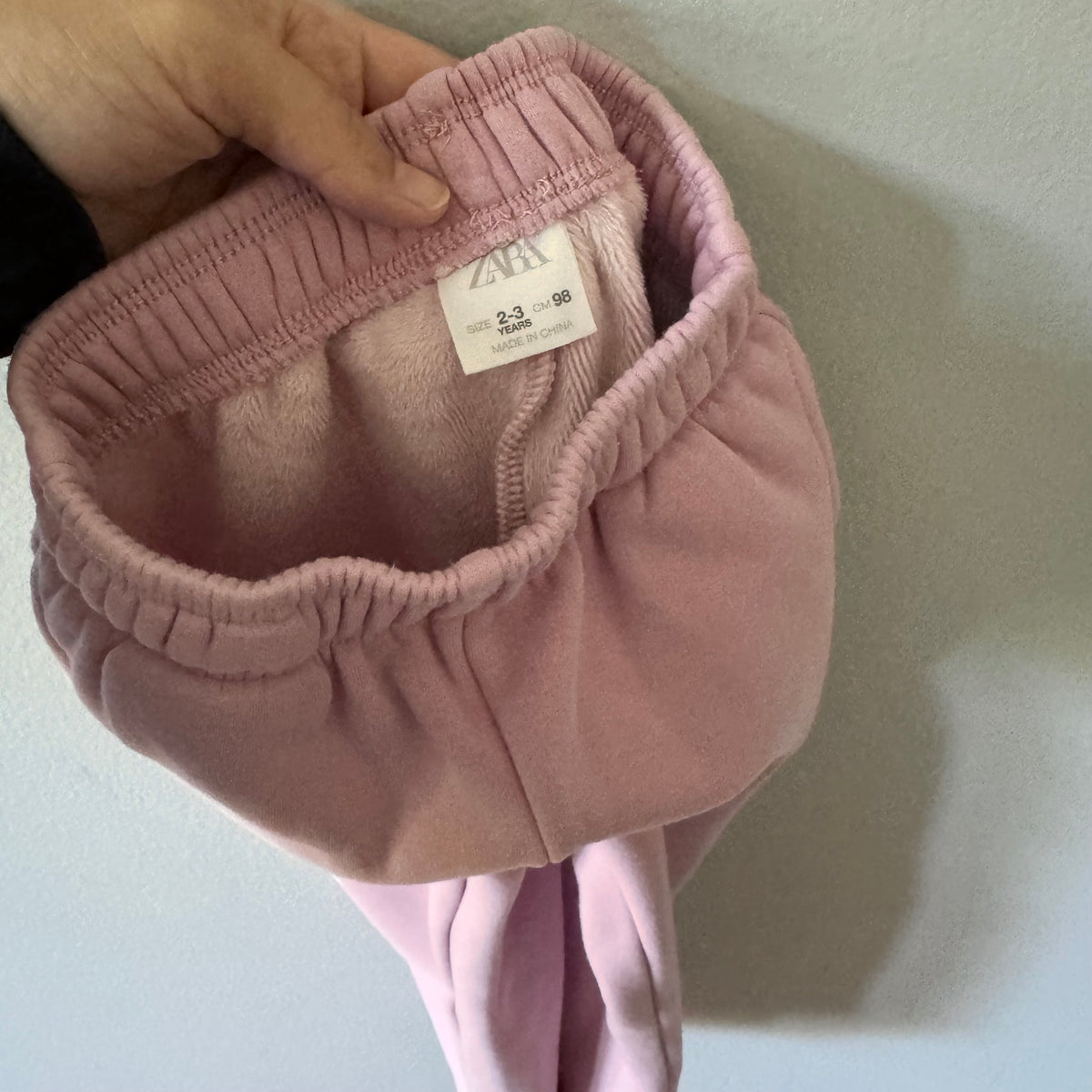 Zara / Light pink sweatpants / 2-3Y