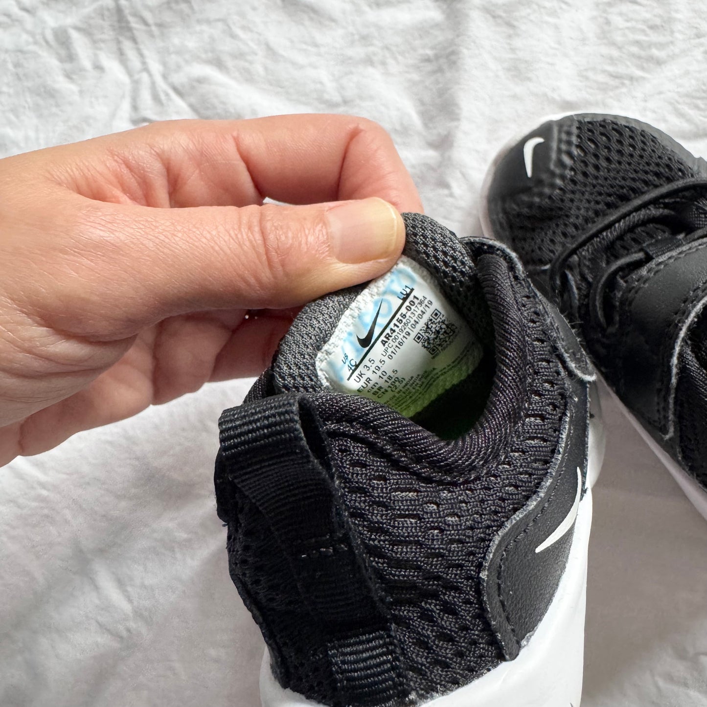 Nike / Running Shoes / US5