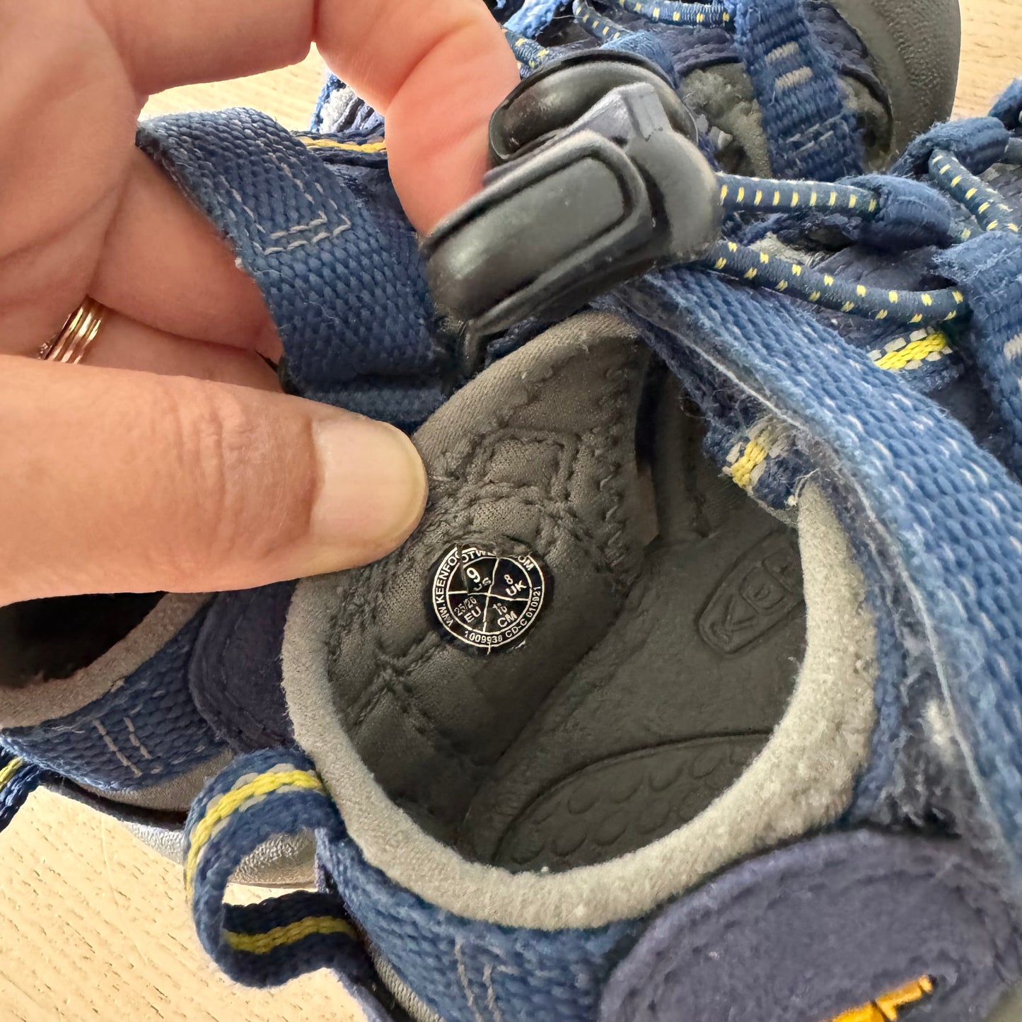 Keen / Sandals / US9