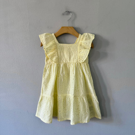 H&M / Light yellow eyelet dress / 12-18M(Fits 2Y)