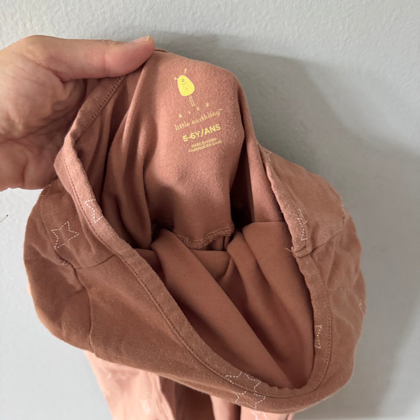 Rise Little Earthling / Brown x star dress / 5-6Y