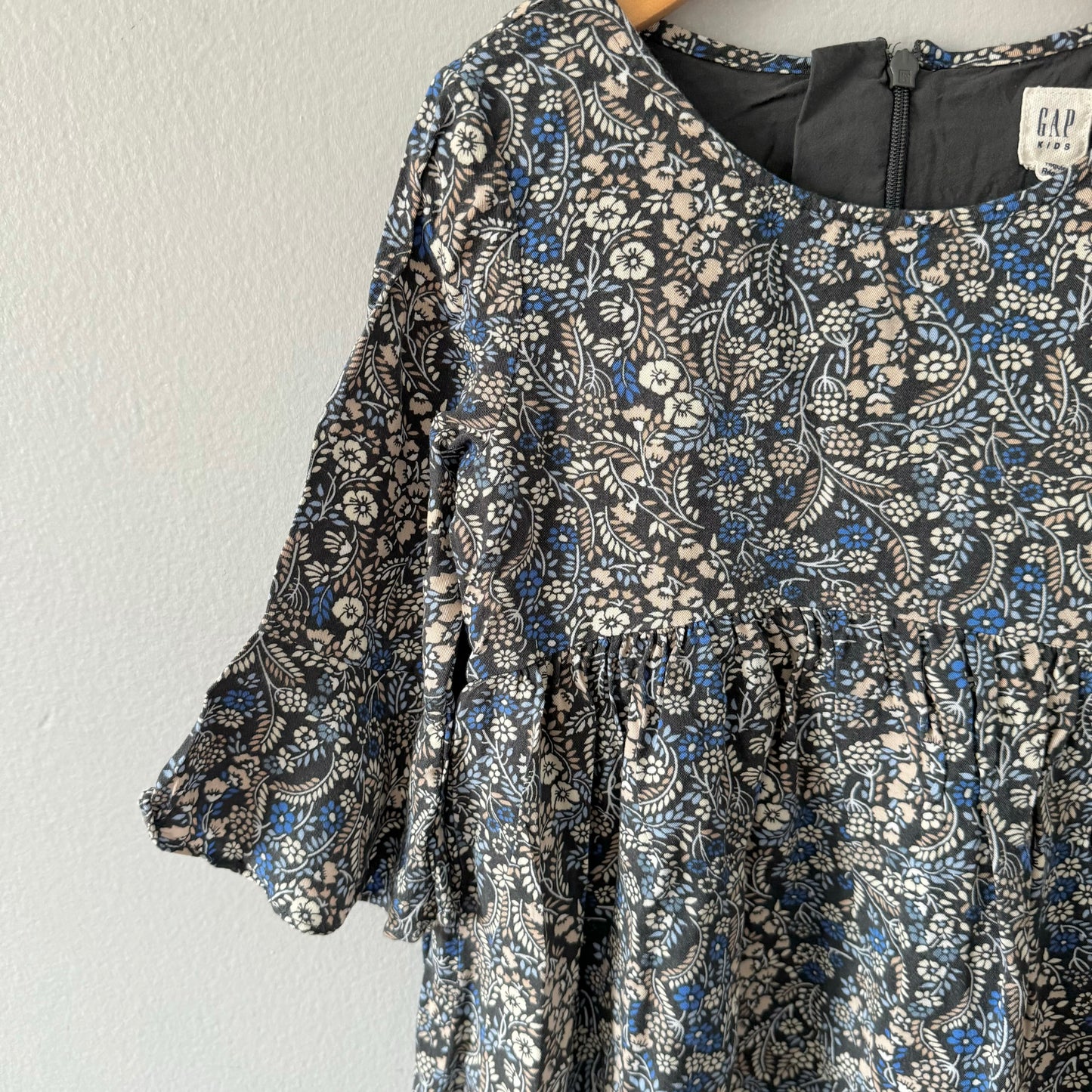 Gap / White, blue flower rayon dress / 6-7Y