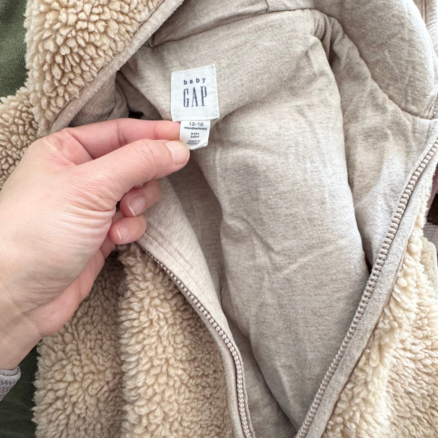 Gap / Ensemble sherpa beige / 12-18M