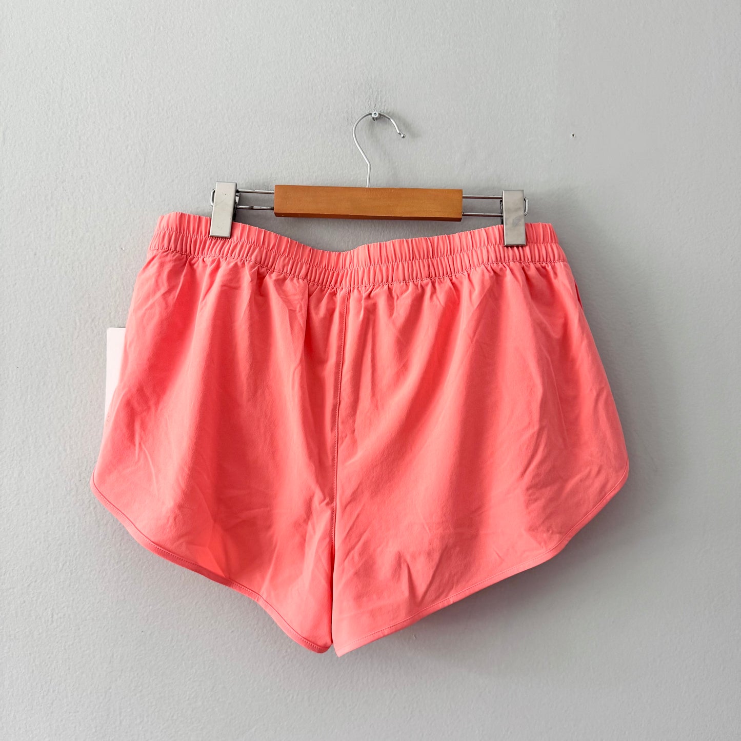 Athleta / Speedwork run short / L - New with tag