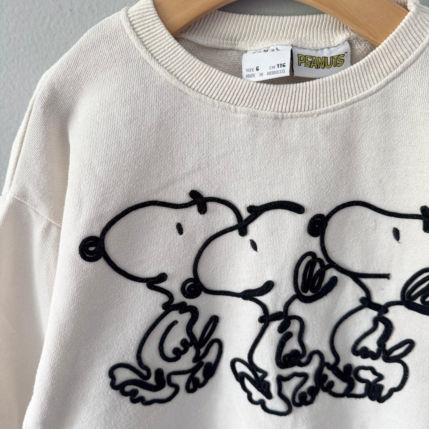 Zara / White Snoopy sweatshirt / 6Y