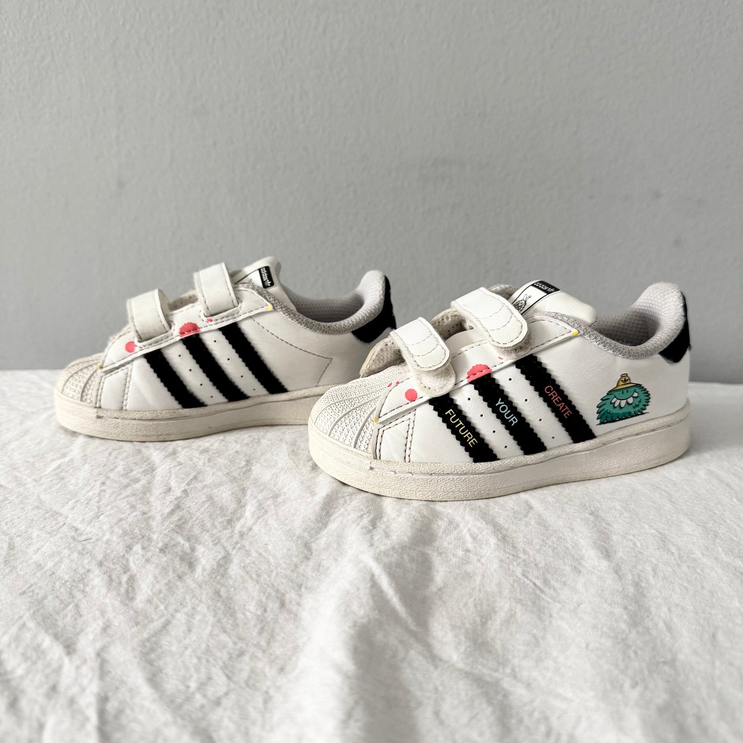 Adidas / Running Shoes / US7