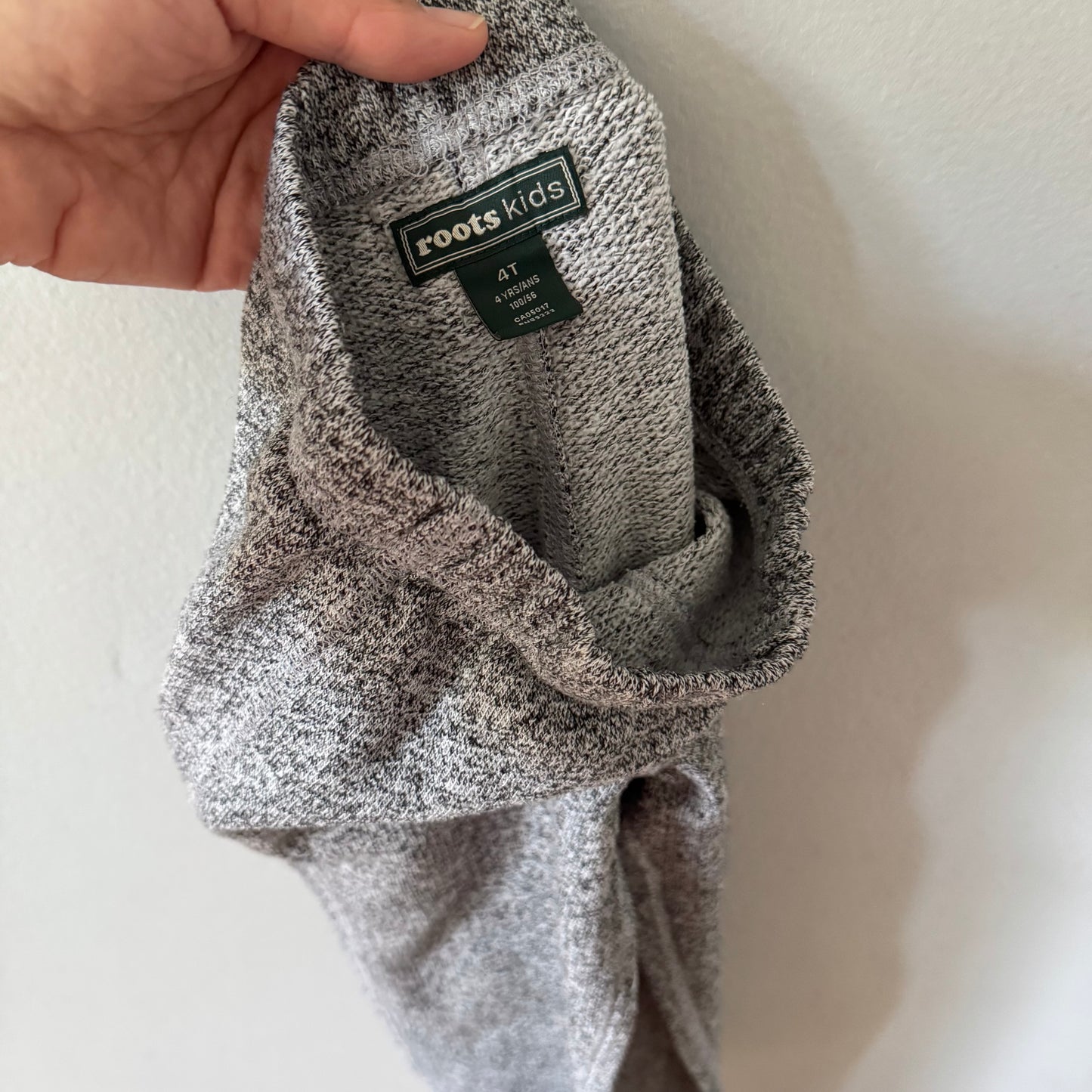 Roots / Salt and pepper sweatpants / 4T
