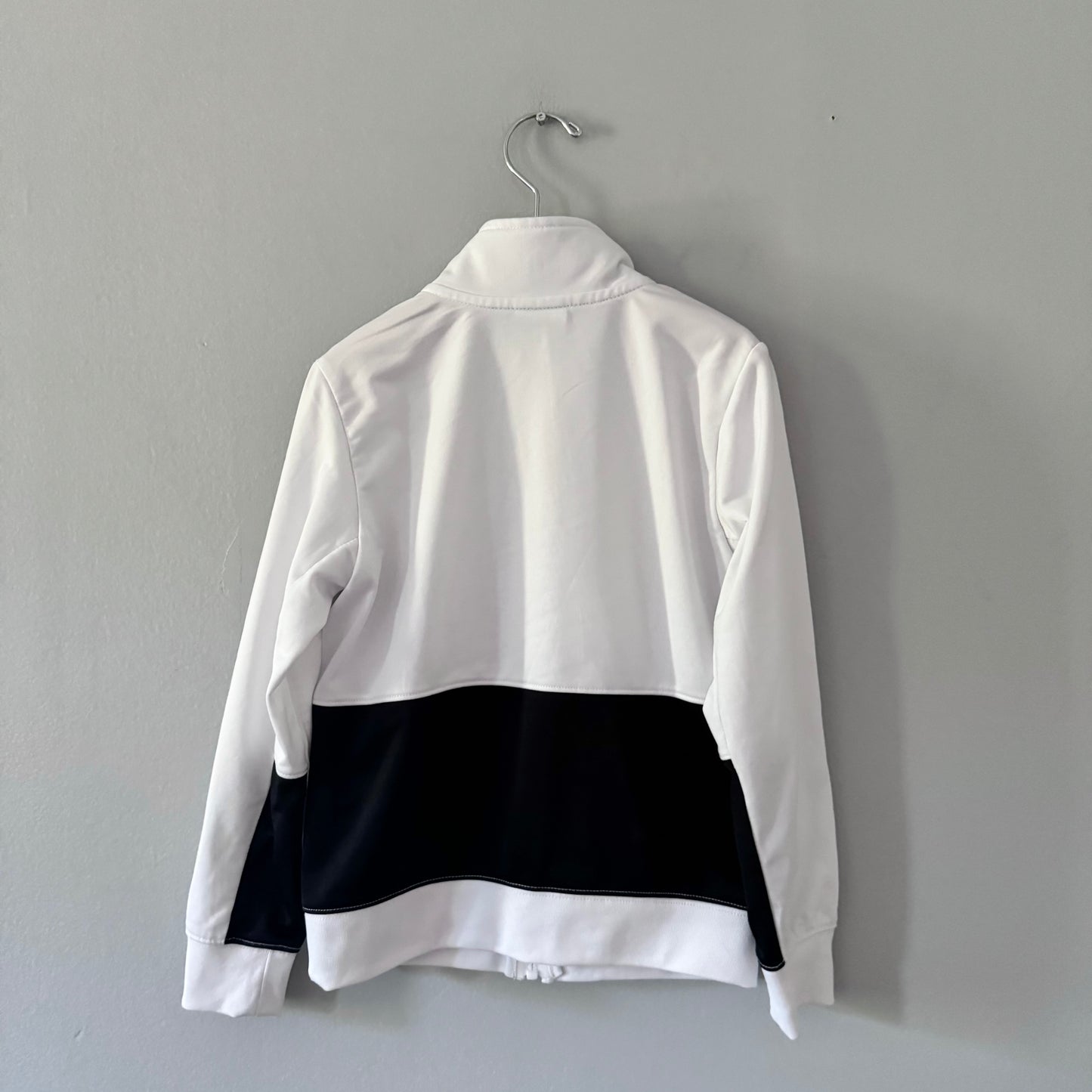 Nike / White x black zip up / 5-6Y