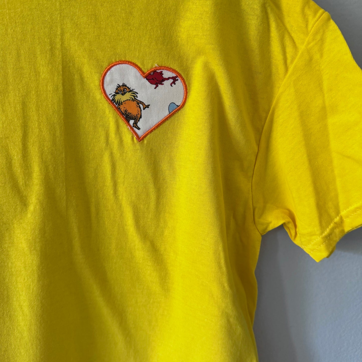 No brand / Lorax yellow T-shirt / Youth XS(8Y) - Brand new