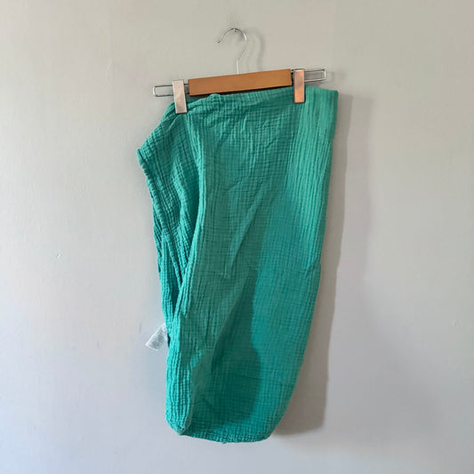 n 74 / Green muslin crib sheet