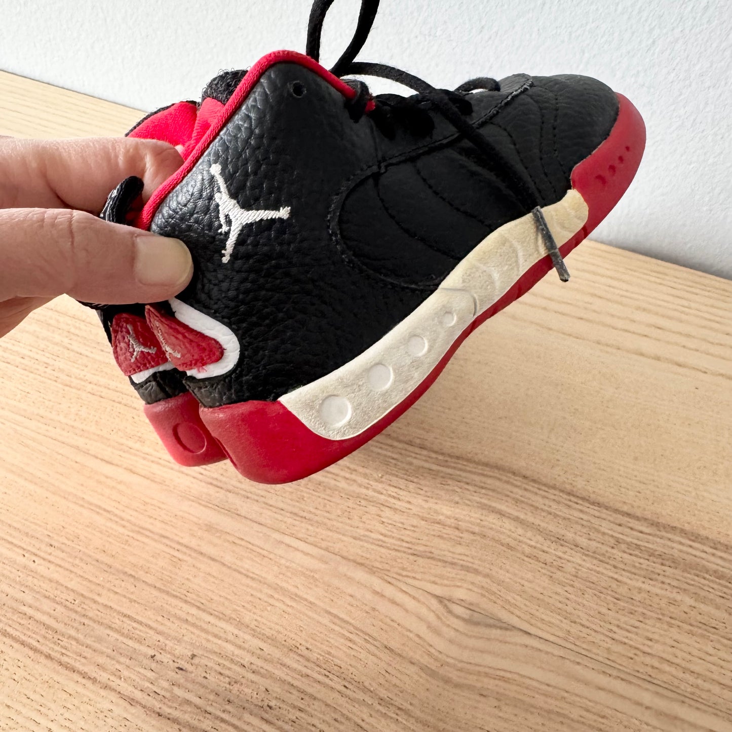 Nike / Jordan sneaker / US8