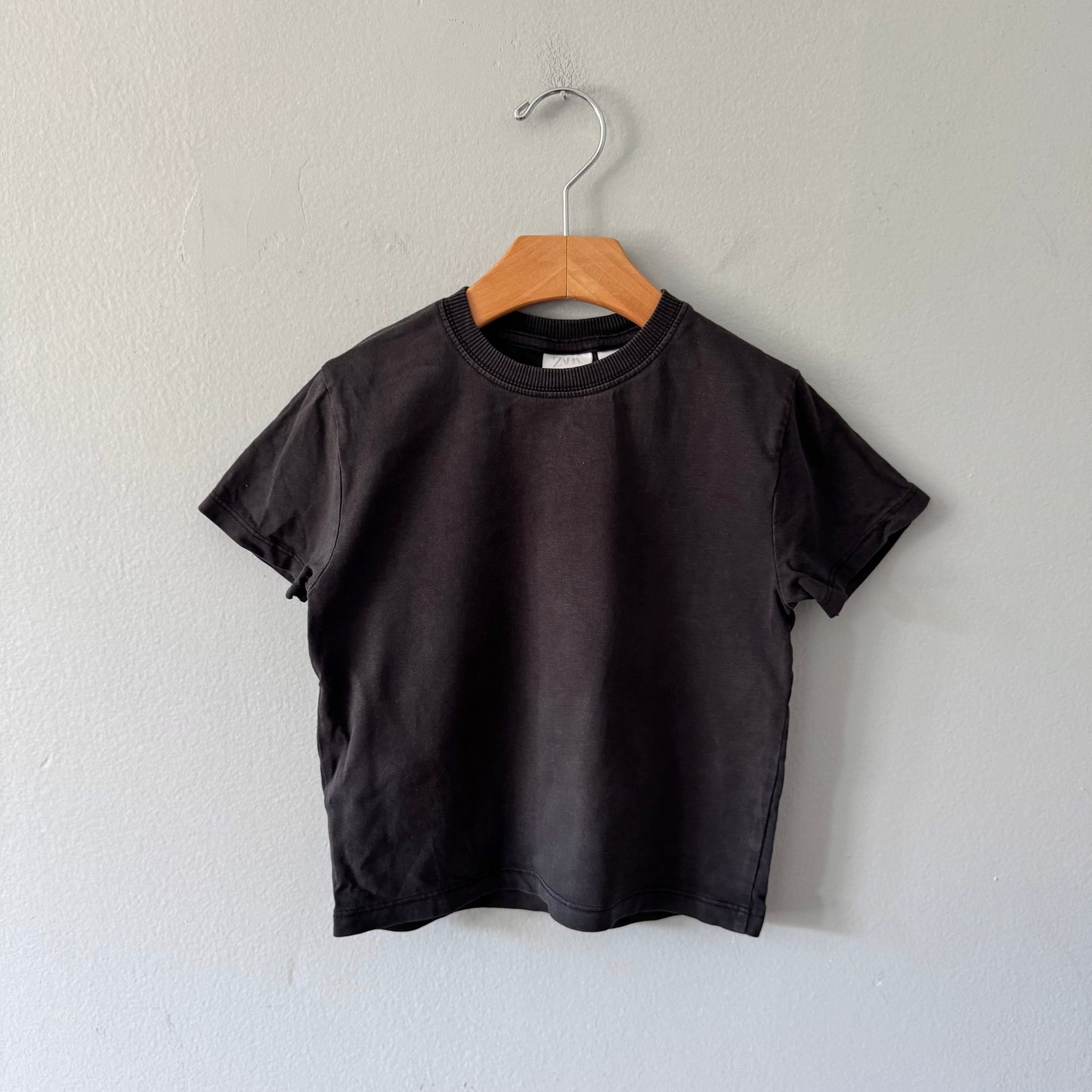 Zara / Black T-shirt / 2-3Y