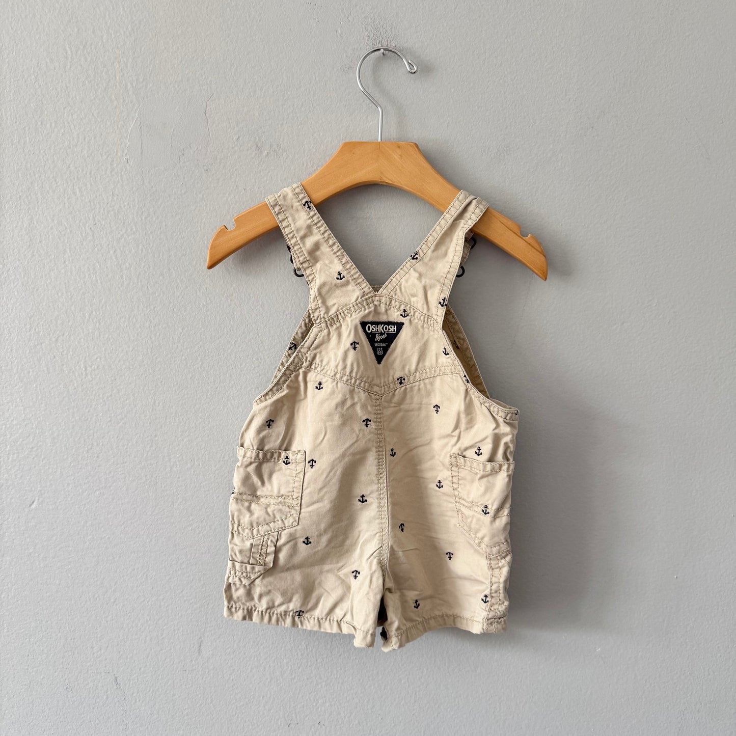 Oshkosh / Beige overalls / 6M