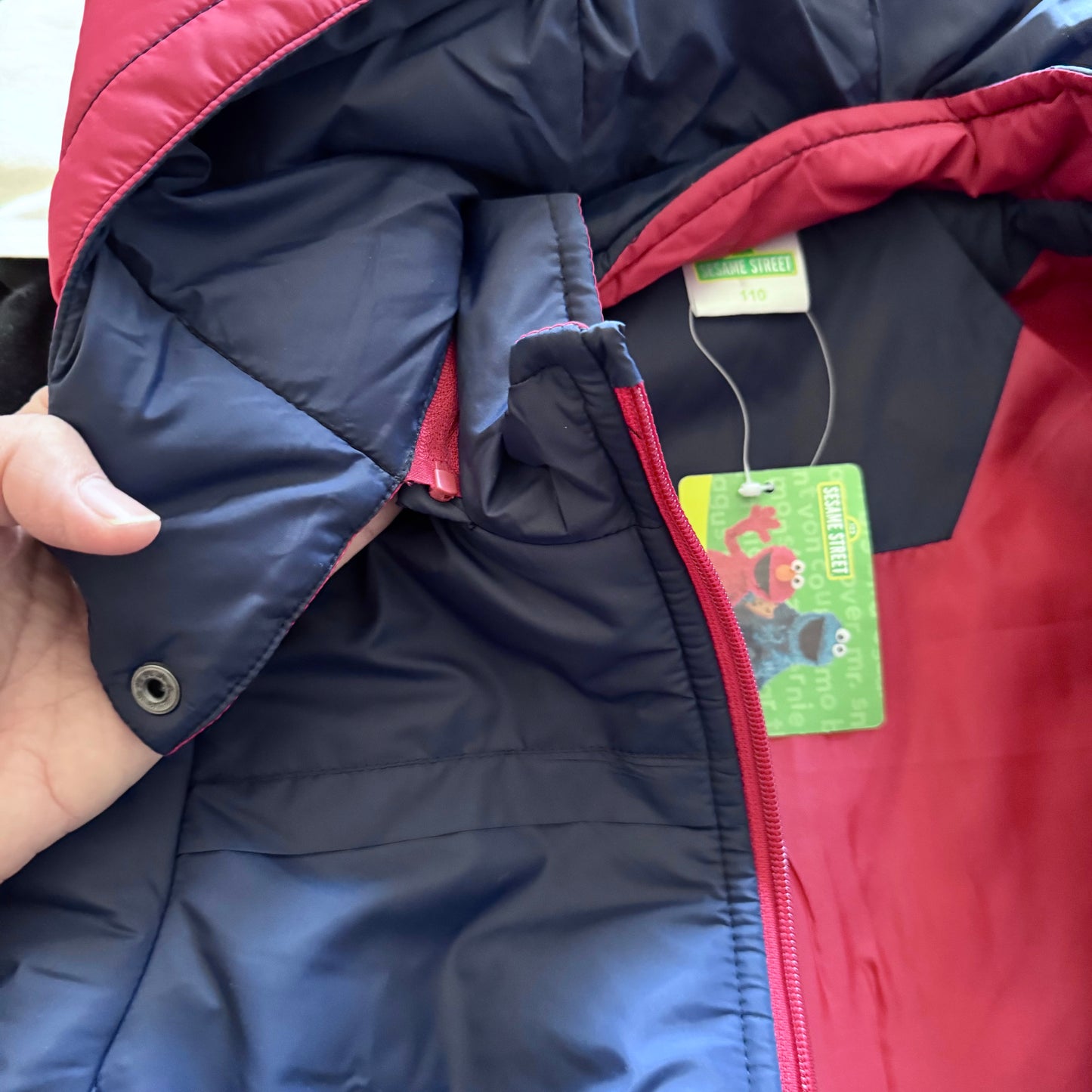 Veste matelassée légère Sesame Street / Elmo / 110cm (4-5 ans) - Neuve avec étiquette