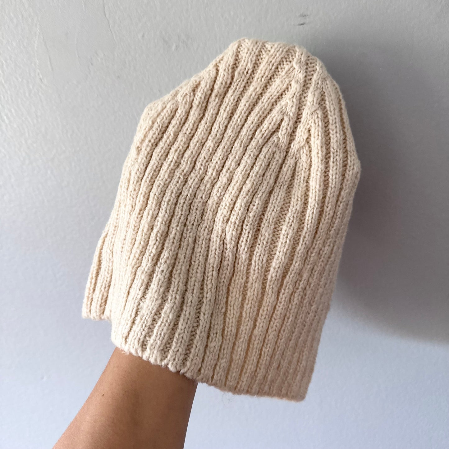 H&M / Ivory ribbed beanie / Women one size