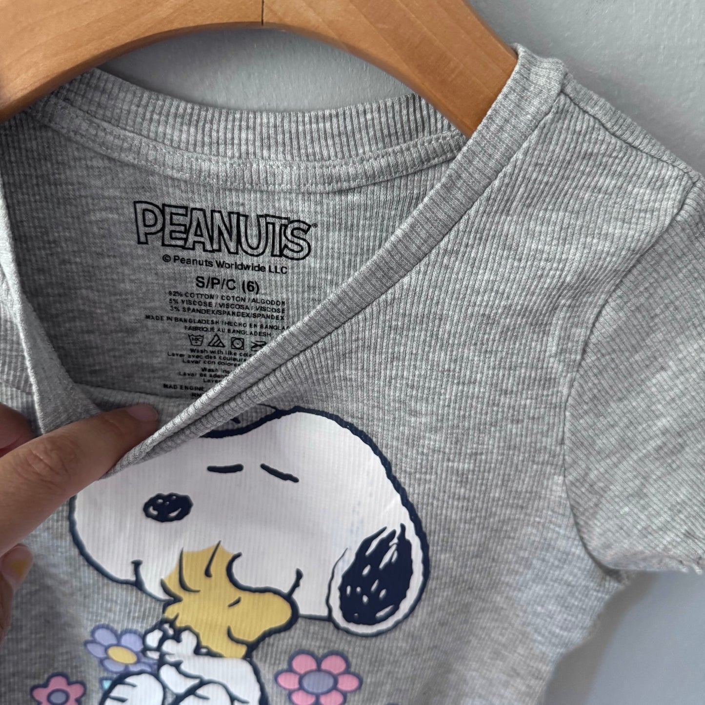 Snoopy / Light grey ribbed T-shirt / 6Y