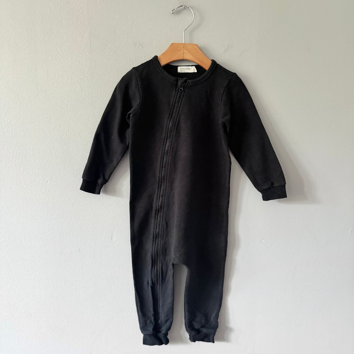 Miles baby / Black crew romper / 24M