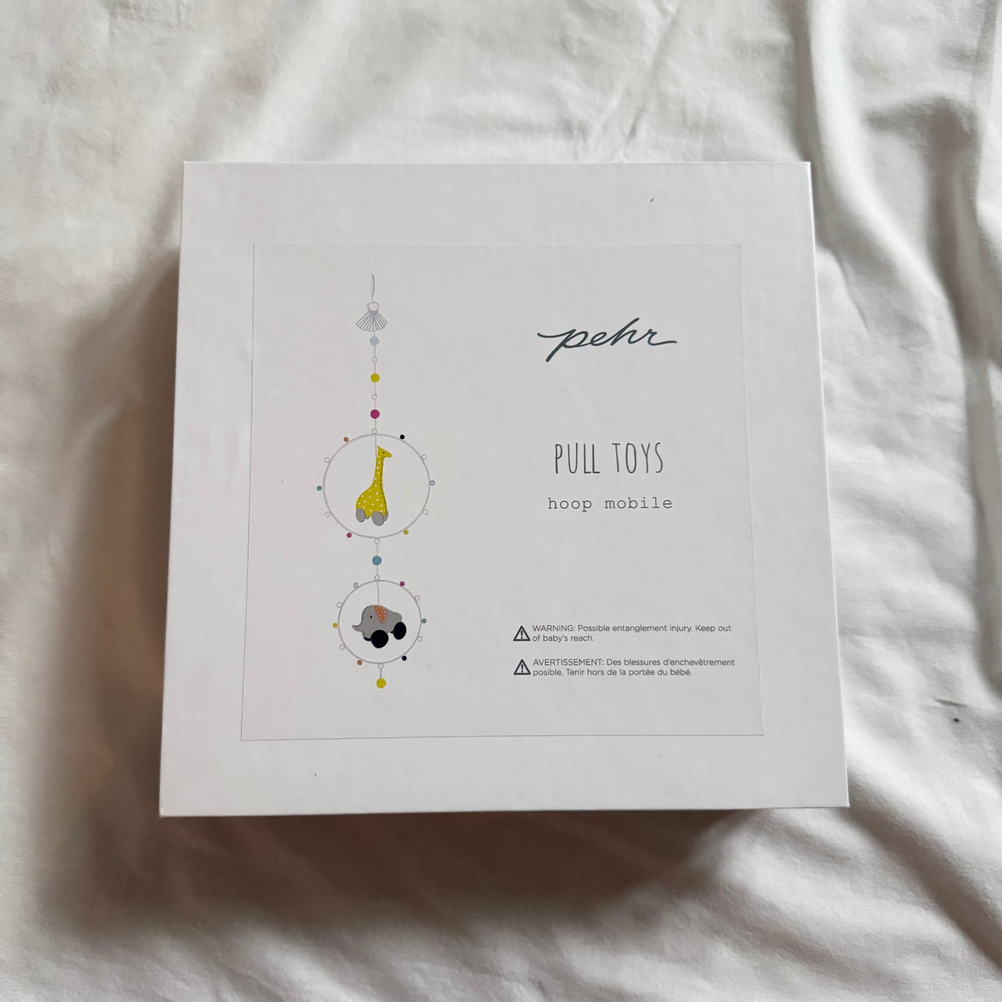 Pehr / Pull toys hoop mobile