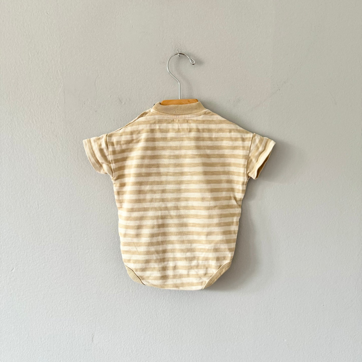 Kidwild / Beige stripe onesie / 0-3M