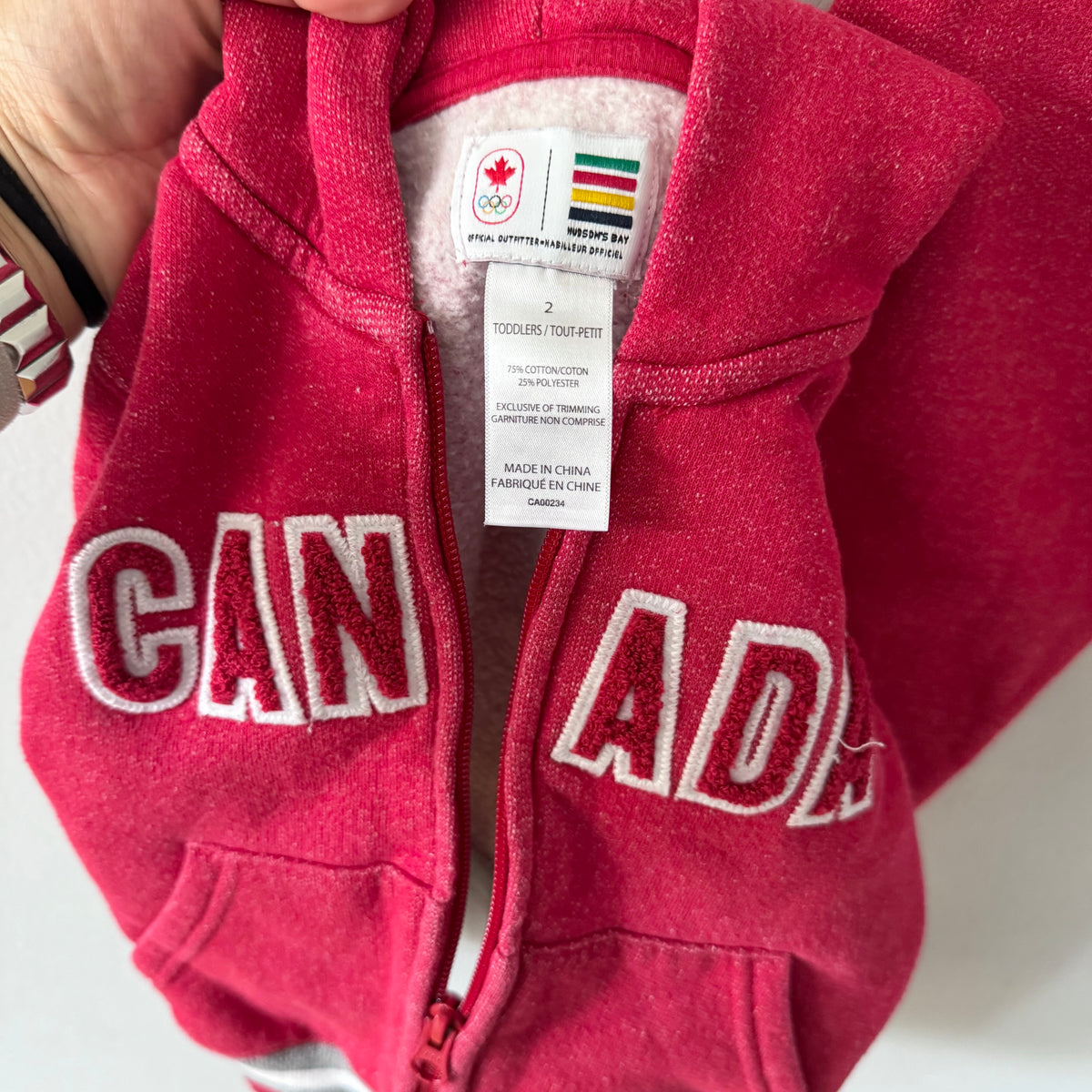 Hudson's Bay / Red Canada zip up hoodie & pants set / 2Y