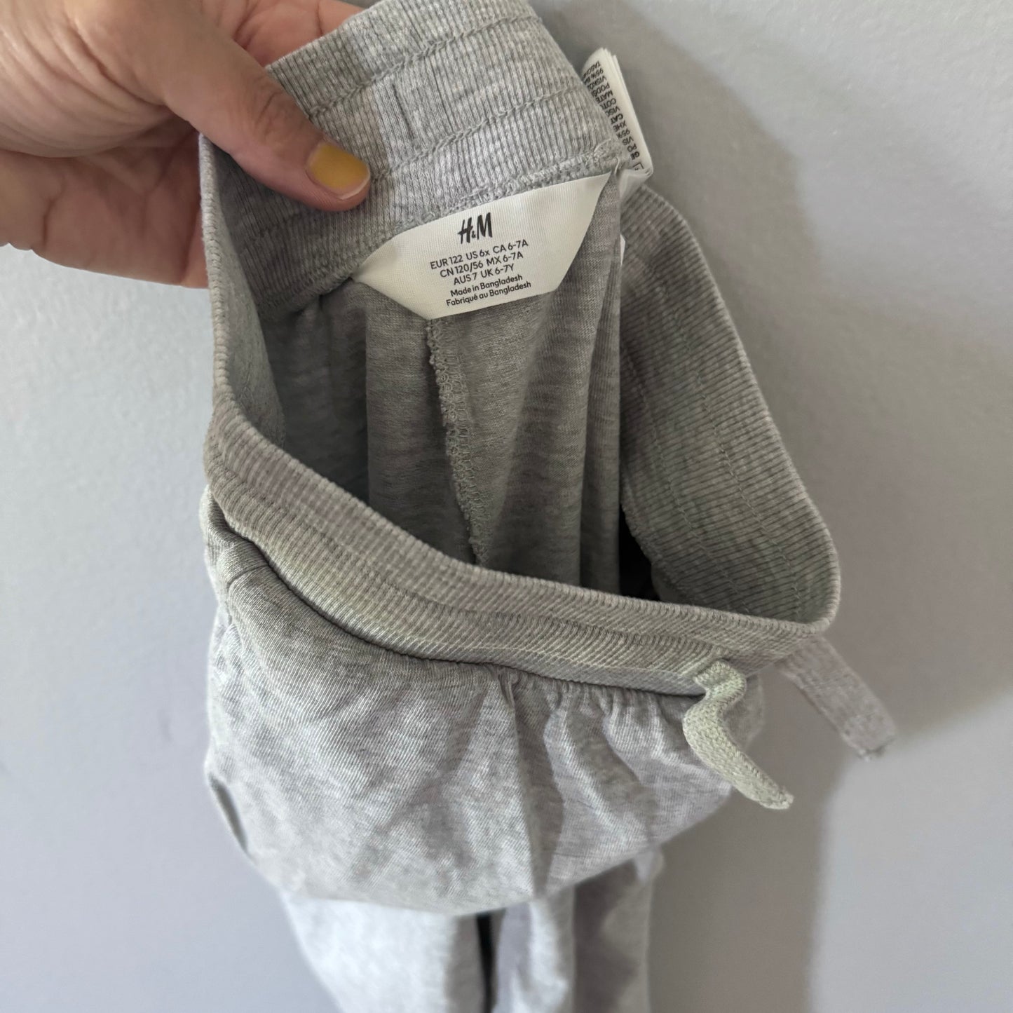 H&M / Light grey cotton pants / 6-7Y
