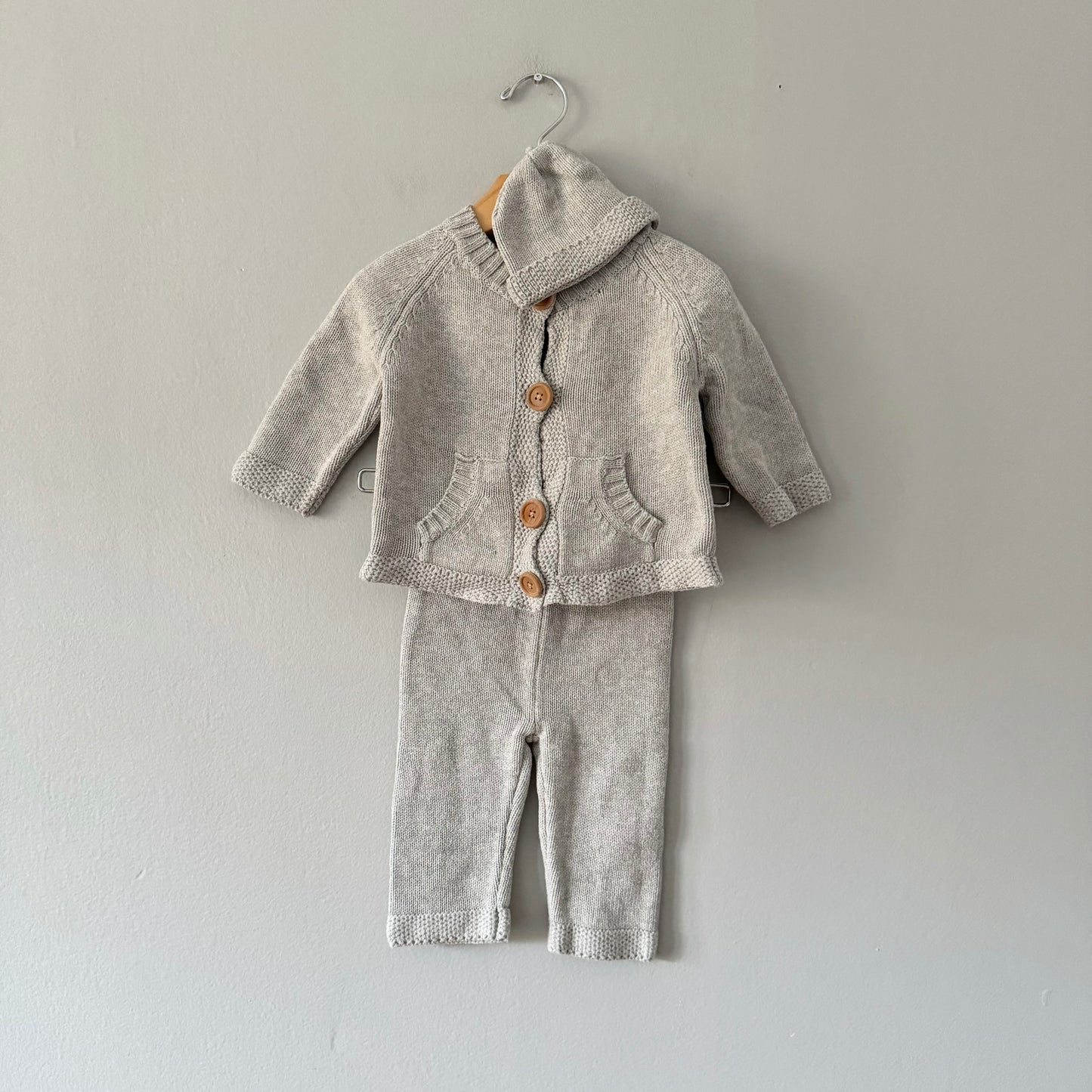 Tots Fifth Avenue / Light grey cotton knit set / 9M