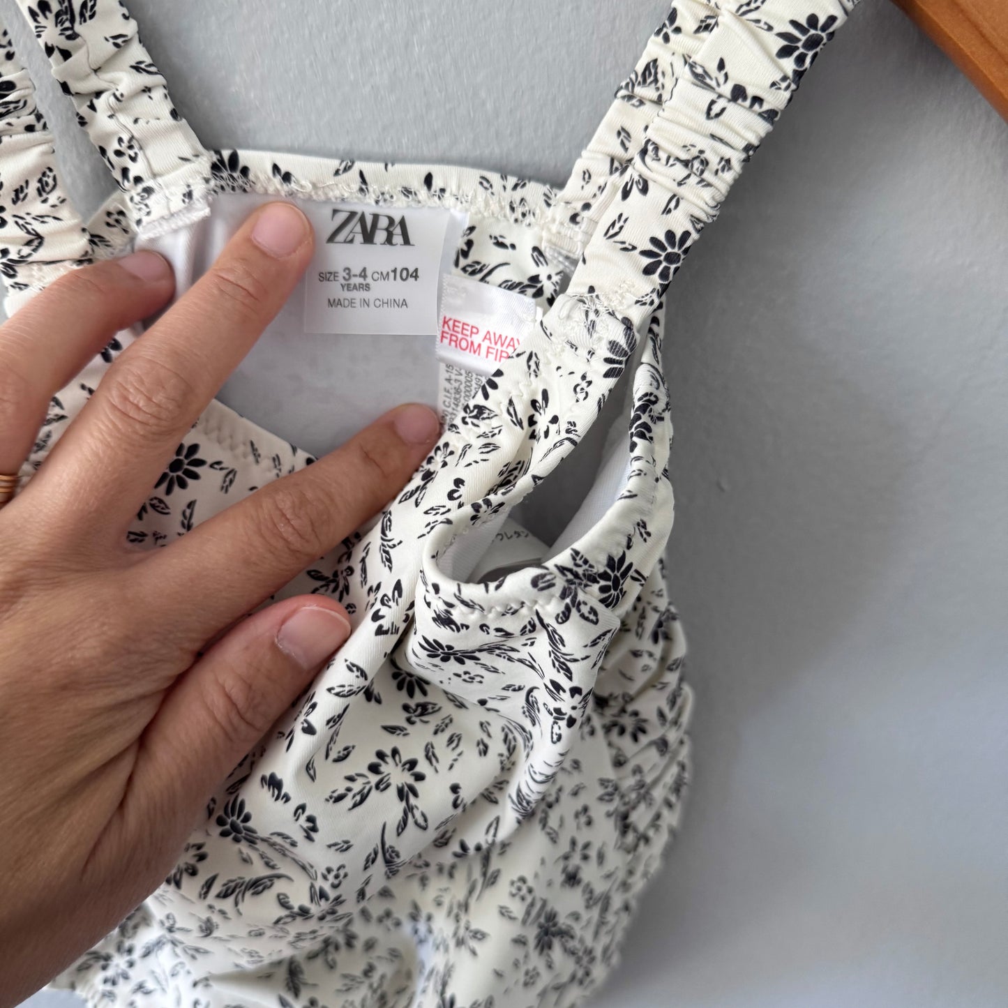 Zara / White x floral swim wear / 3-4Y - New with tag