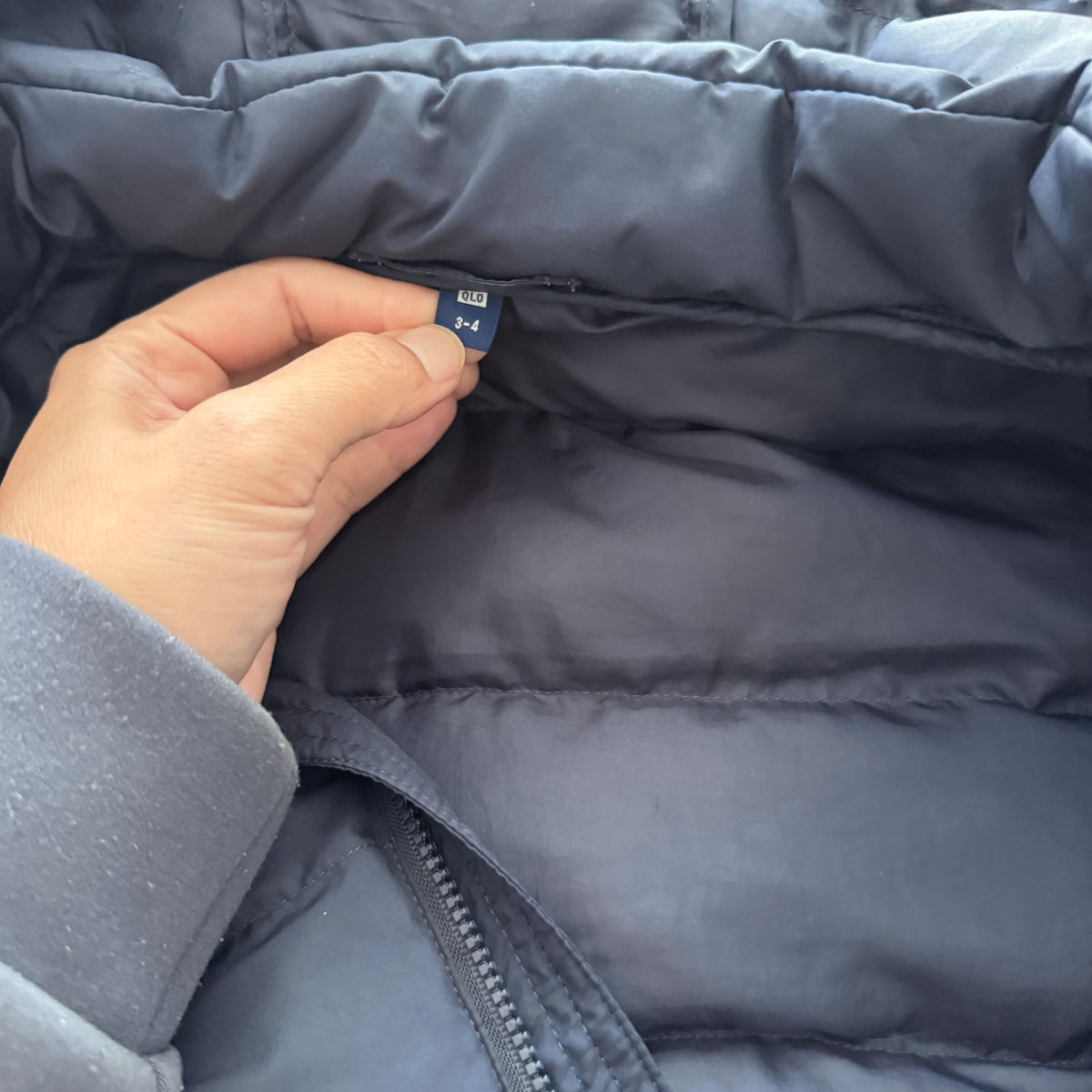 Uniqlo / Navy puffer jacket / 3-4Y