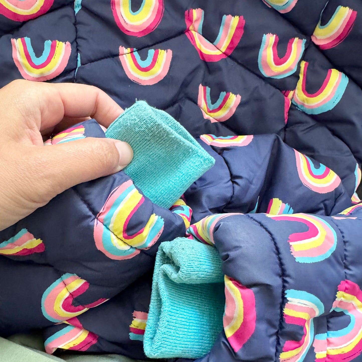 Hatley / Navy x rainbow puffer jacket / 2T