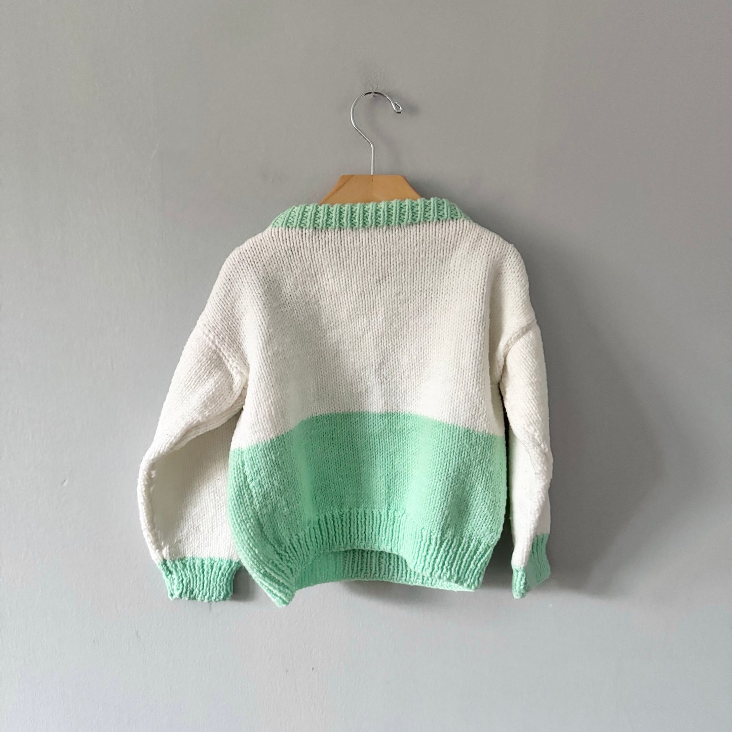 Handmade / White green dinosaur knit pullover / 5Y
