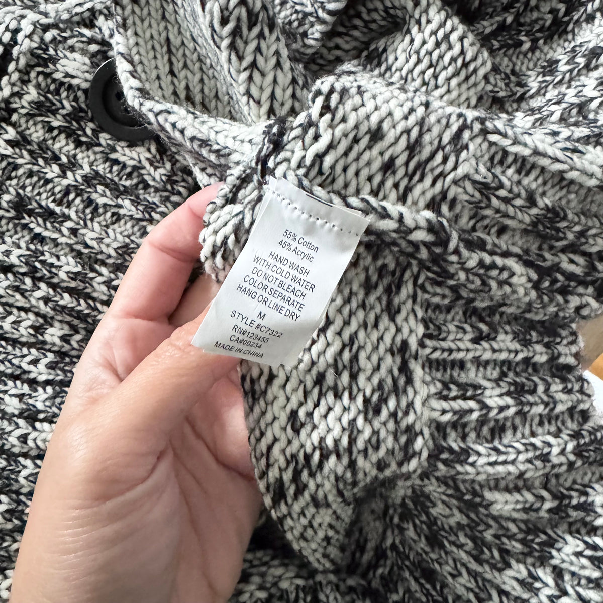 Design Lab / Lord & Taylor Sweaters / Women M - New with tag