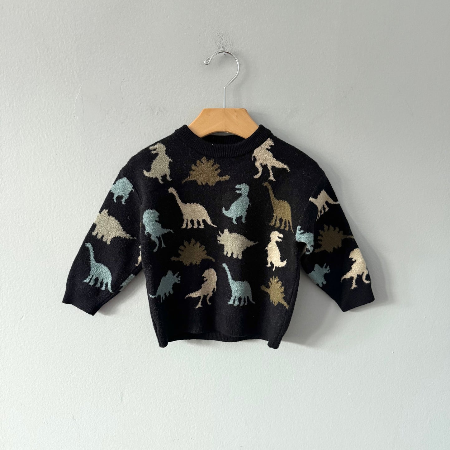 Zara / Black x Dino knit pullover / 9-12M