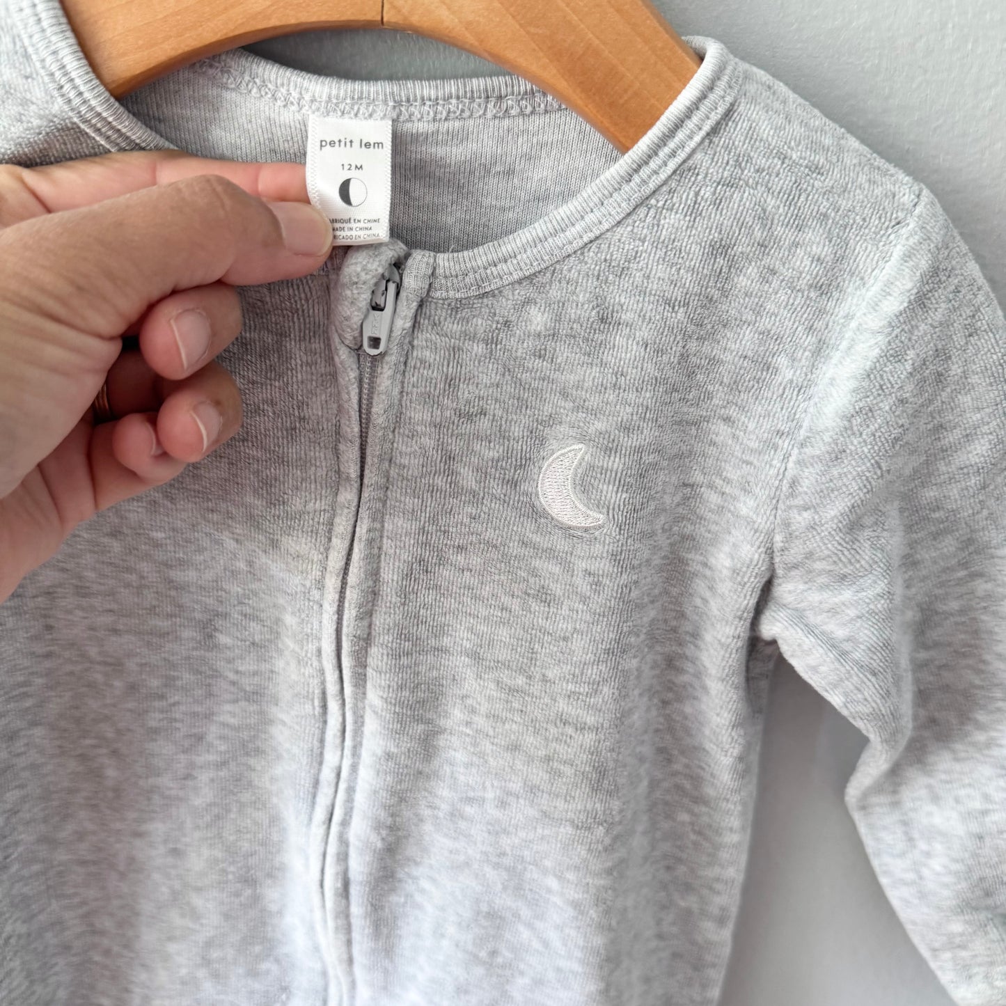 Petit lem / Light grey velour romper / 12M