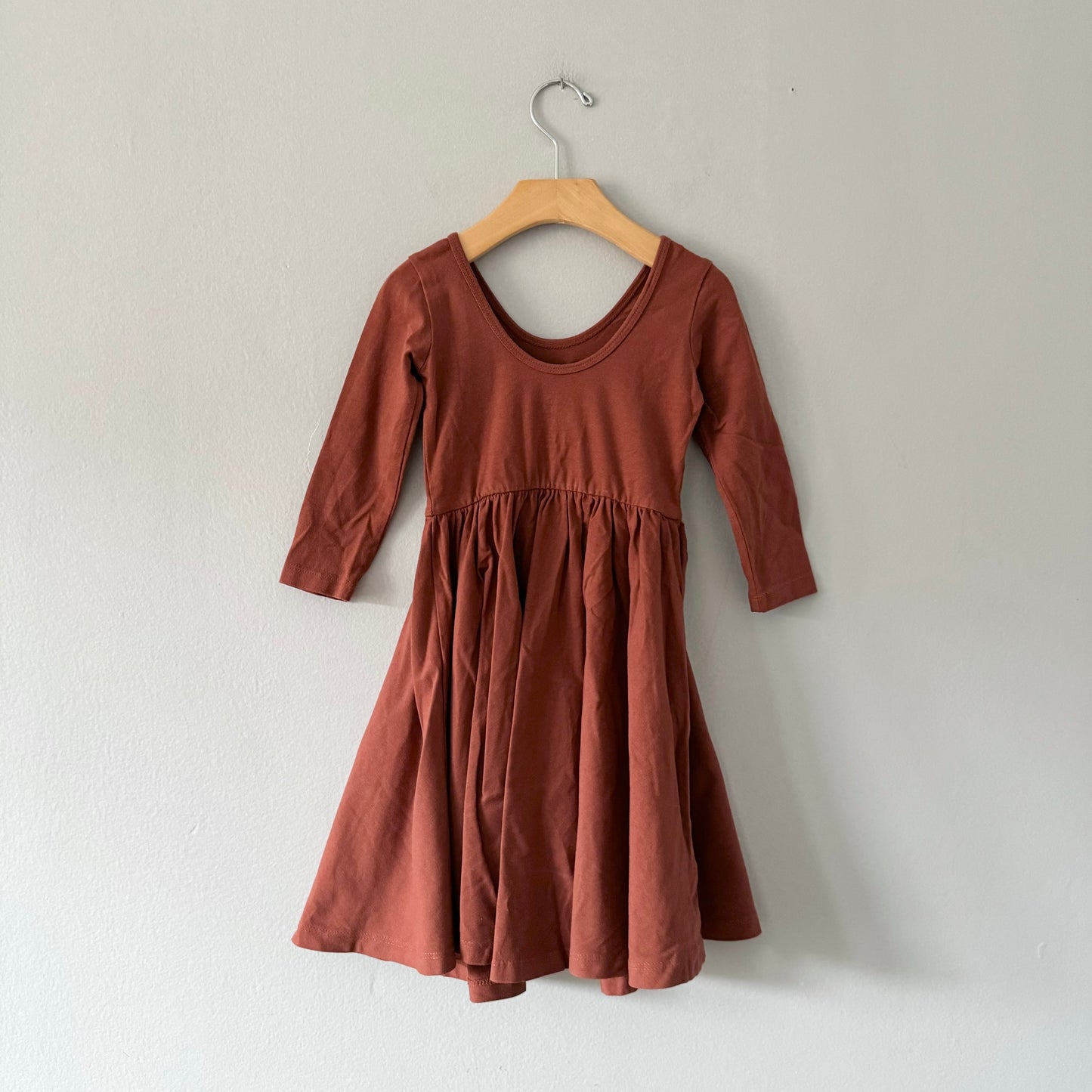 Alice + Ames / Brown long sleeve dress / 5T