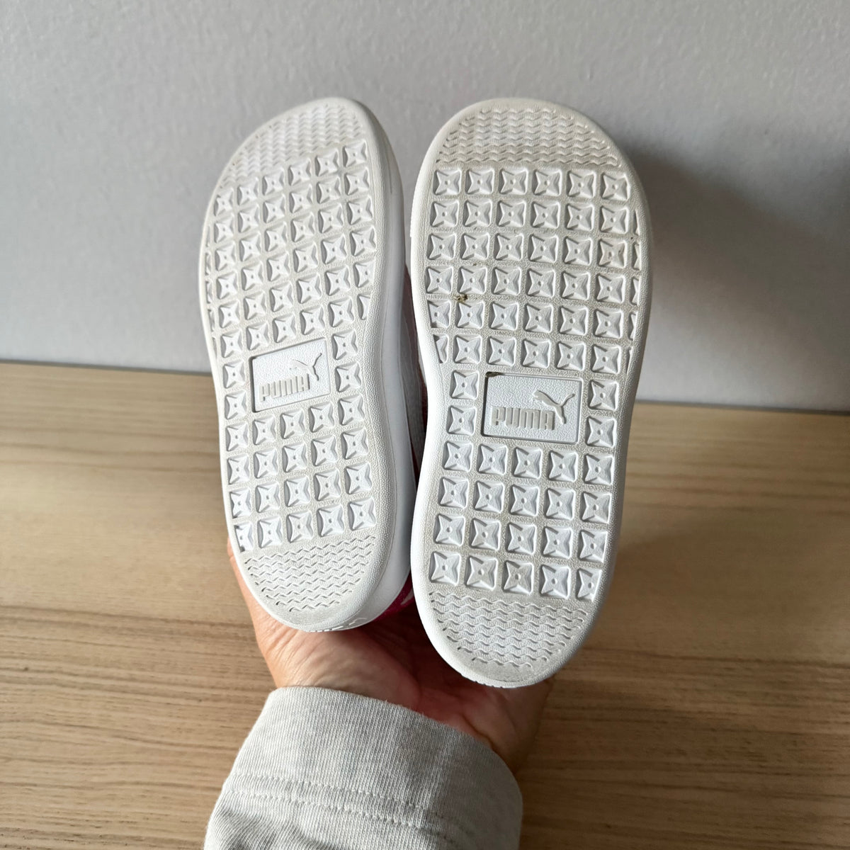 Puma / Pink glitter shoes / US10