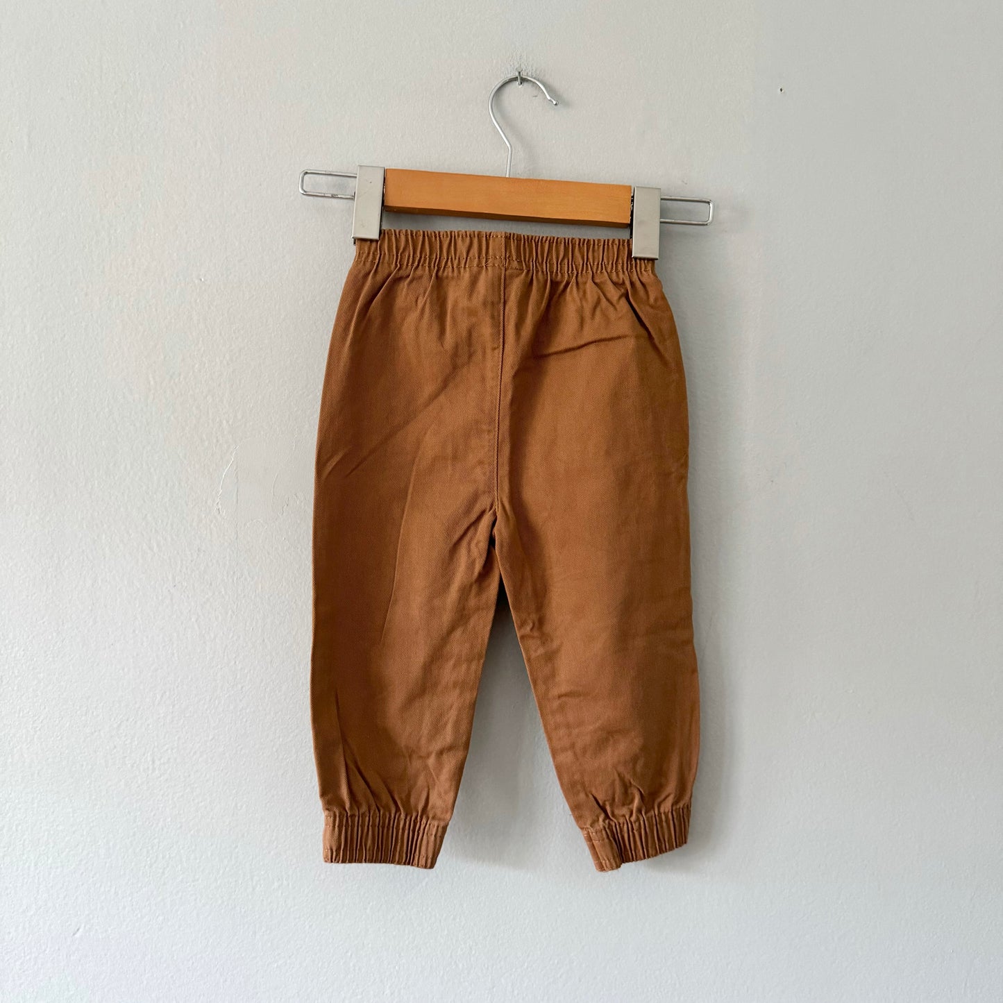 No brand / Brown jogger pants / 18M