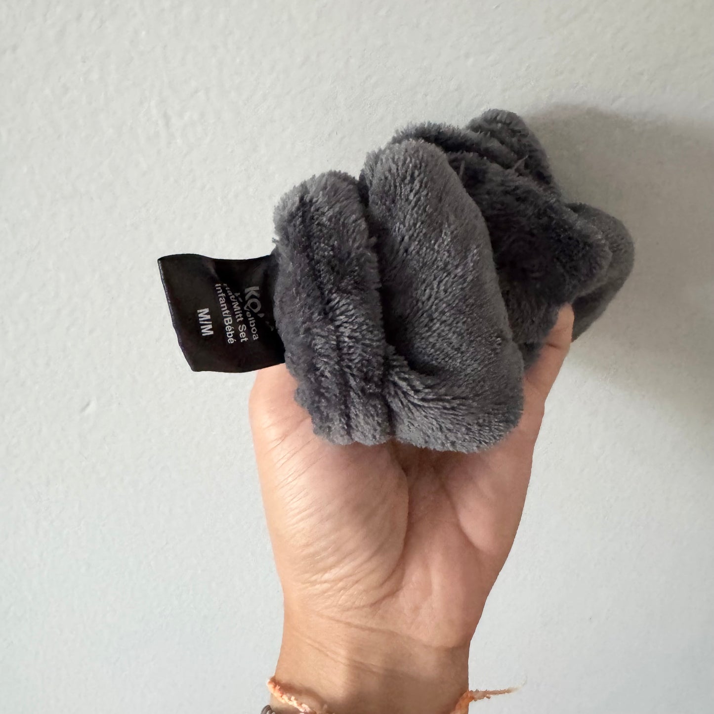 Kombi / Dark grey fleece hat and mittens / 6-12M