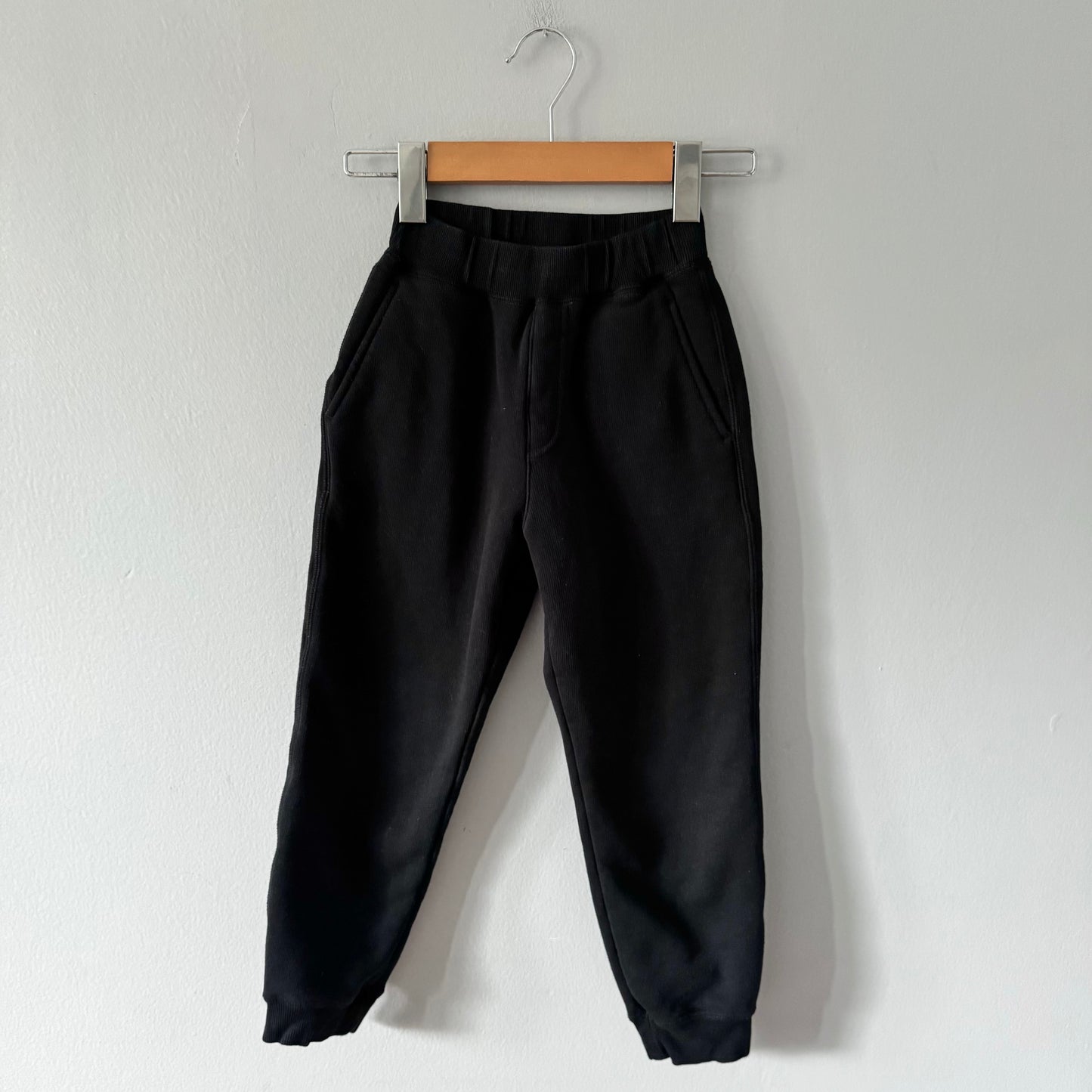 Uniqlo / Sherpa lined black sweatpants / 5-6Y