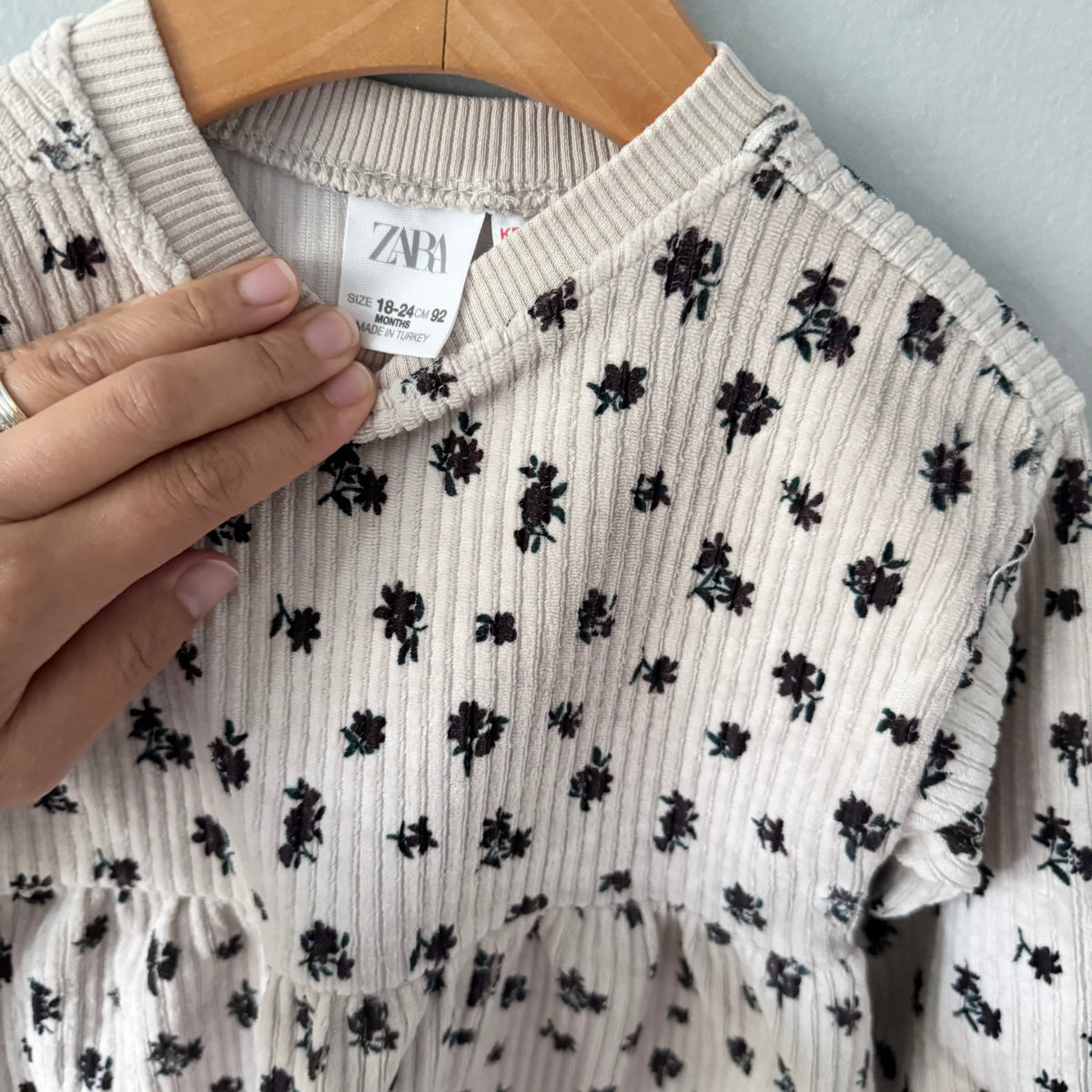 Zara / Beige corduroy x floral long sleeve dress / 18-24M