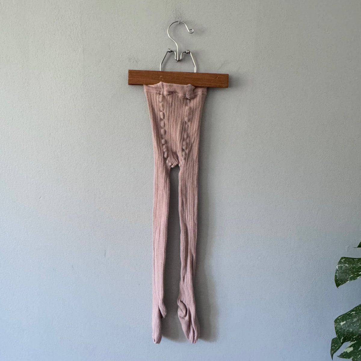 Zara / Smokey pink tights / 2-4Y