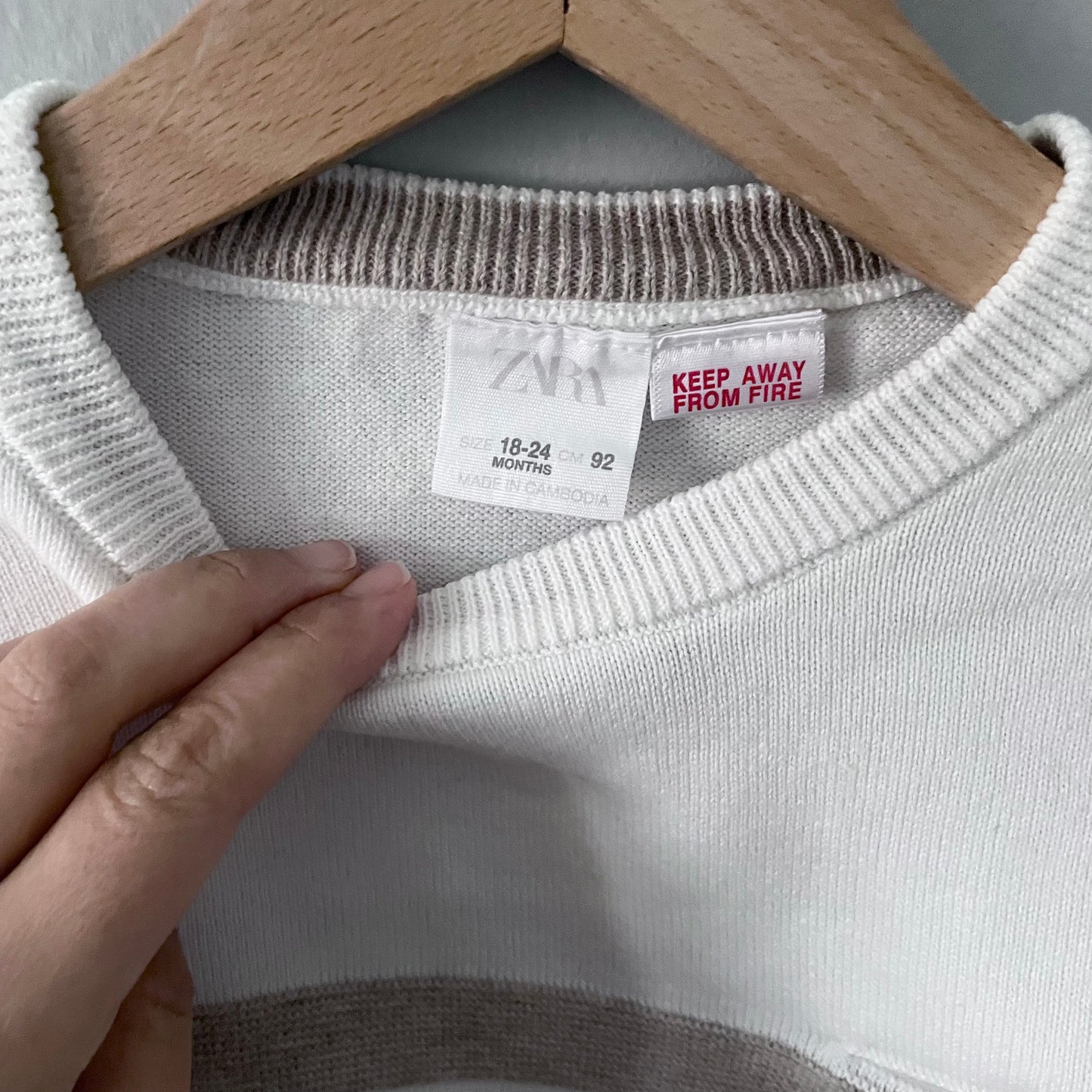 Zara / White x beige stripe knit pullover / 18-24M