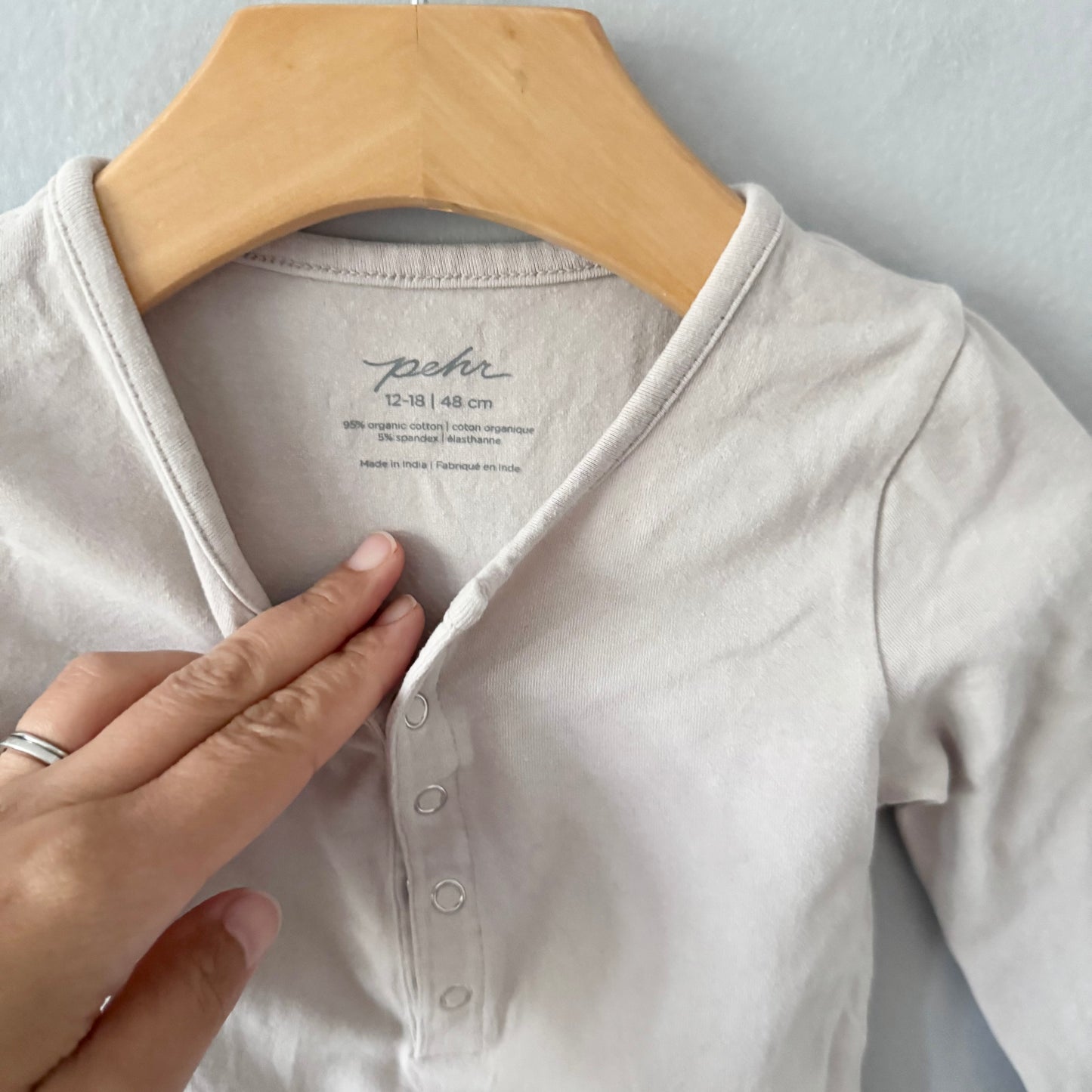 Pehr / Light beige onesie / 12-18M