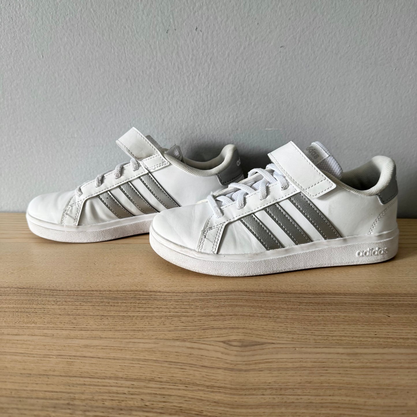 Adidas / Sneaker / J1.5