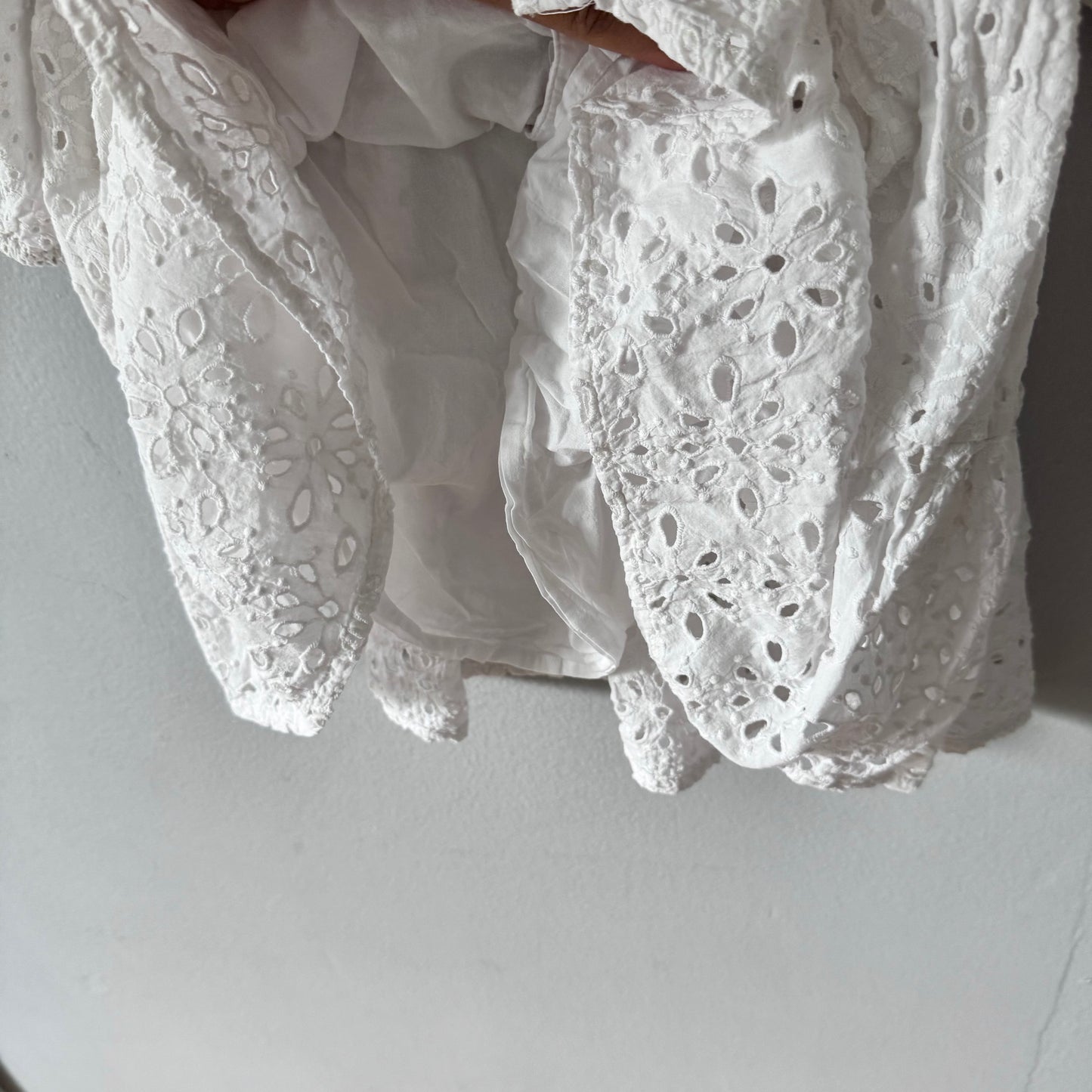 Zara / White eyelet dress / 6Y